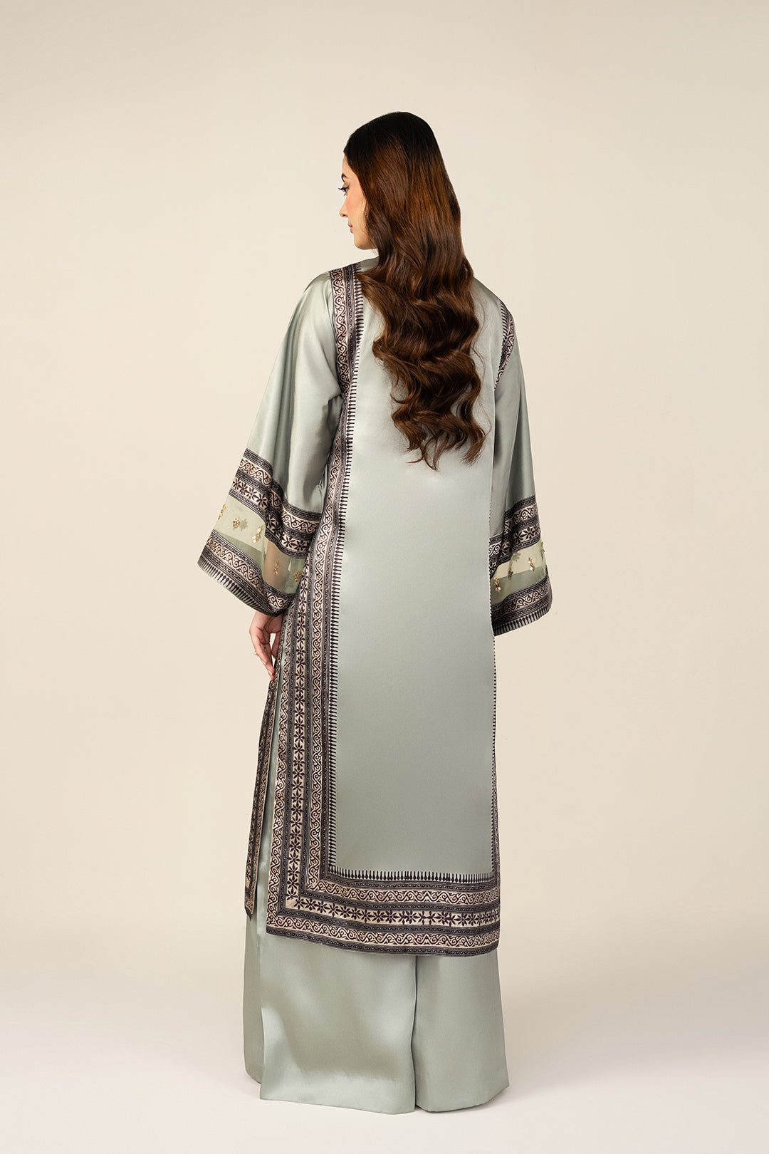 https://cdn.shopify.com/s/files/1/0611/8585/1568/files/W.FW25.306.T-4.jpg?v=1766128683