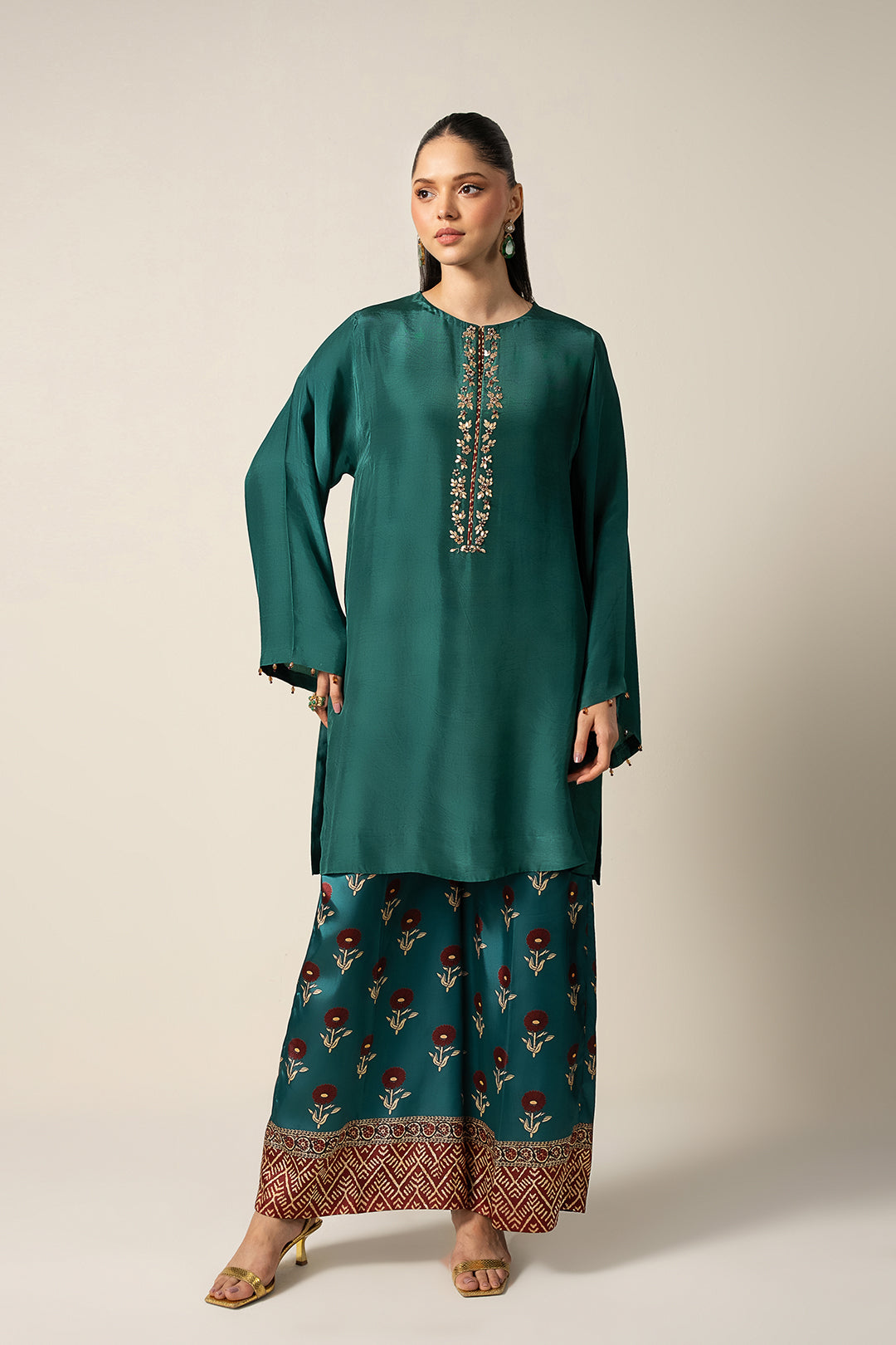 https://cdn.shopify.com/s/files/1/0611/8585/1568/files/W.FW25.309.T-1.jpg?v=1766128730