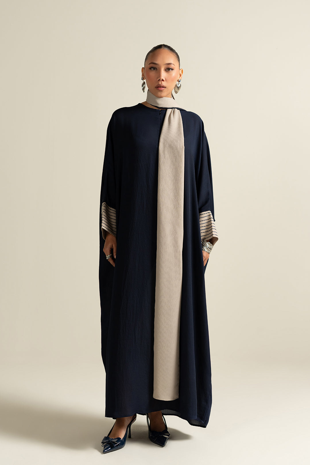 https://cdn.shopify.com/s/files/1/0611/8585/1568/files/W.FW25.386.T-1.jpg?v=1765522140
