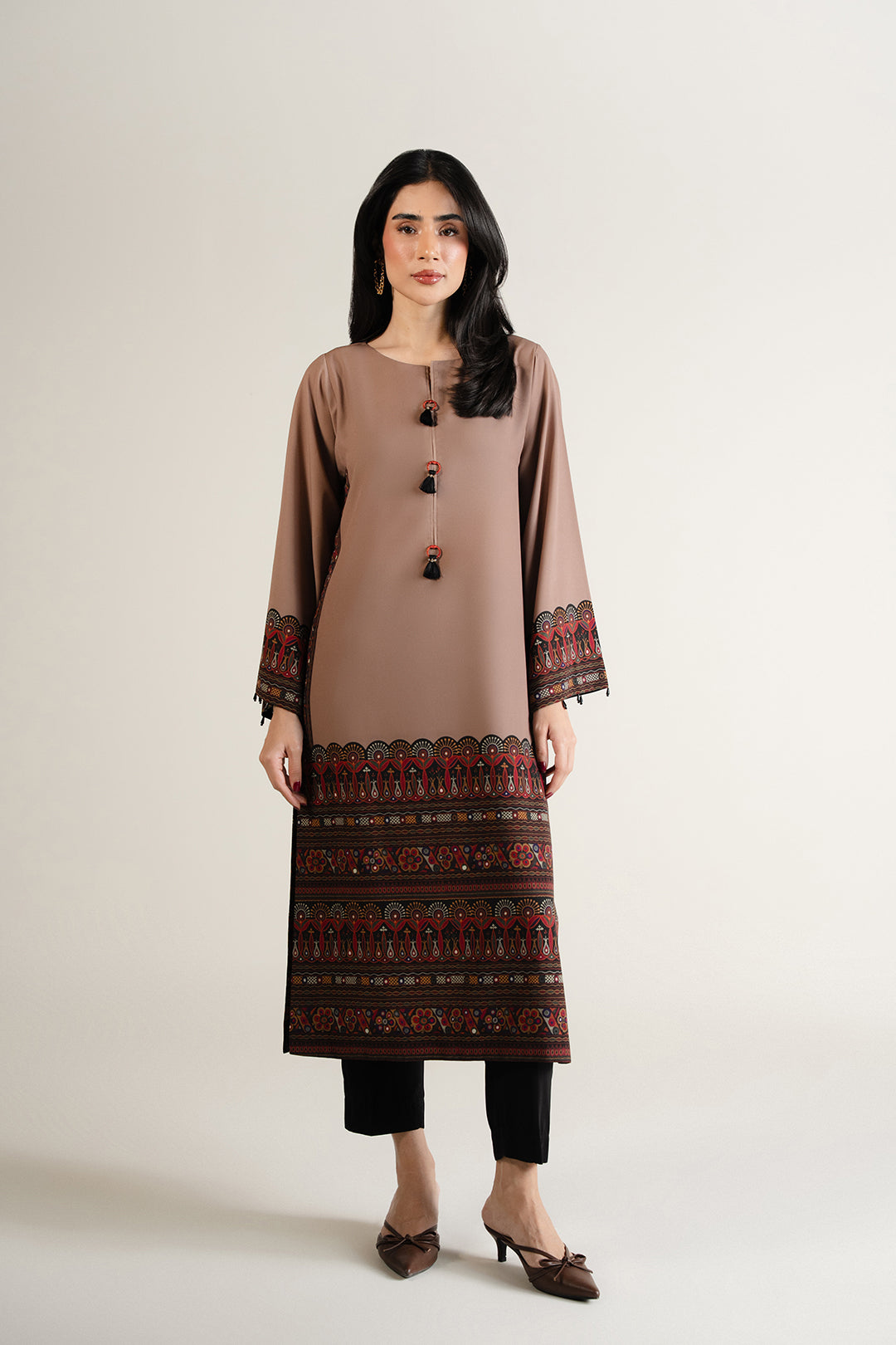 https://cdn.shopify.com/s/files/1/0611/8585/1568/files/W.FW26.022.T-1.jpg?v=1767335912