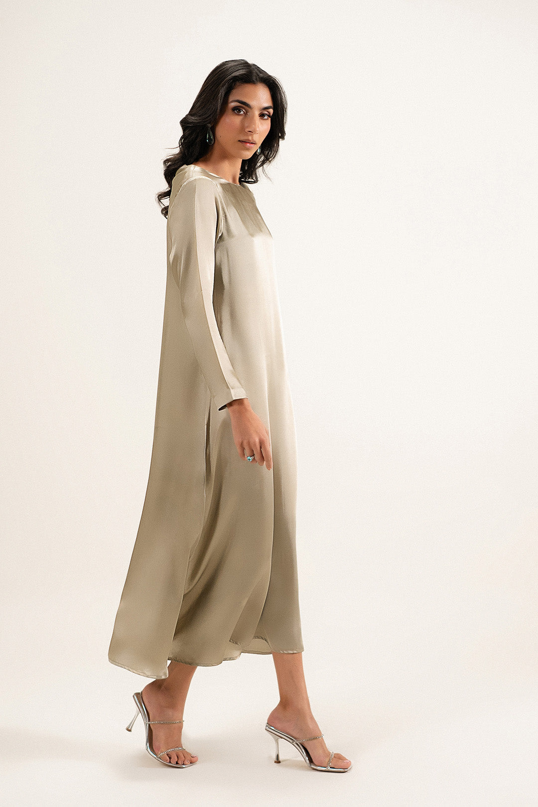 https://cdn.shopify.com/s/files/1/0611/8585/1568/files/W.FW26.043.T-2.jpg?v=1769153046
