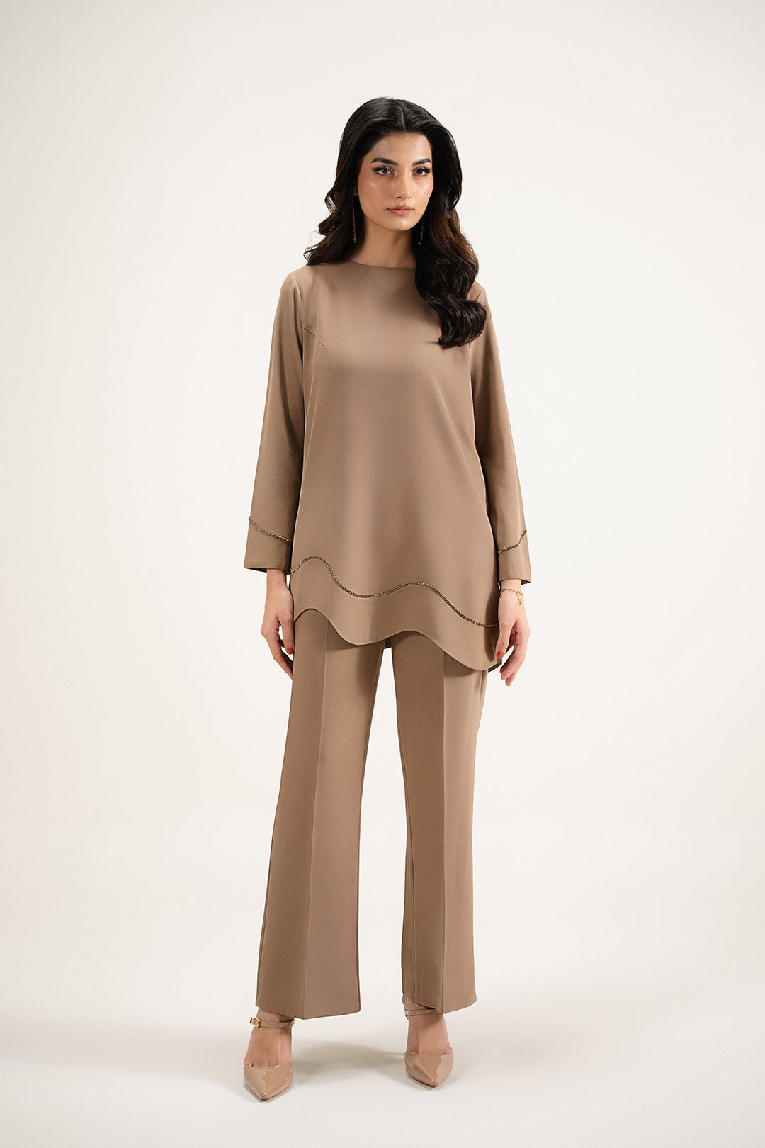 https://cdn.shopify.com/s/files/1/0611/8585/1568/files/W.FW26.047.T-1.jpg?v=1769153098