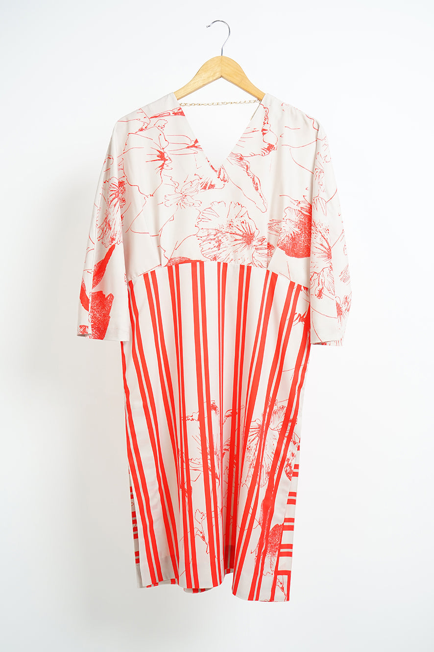 https://cdn.shopify.com/s/files/1/0611/8585/1568/products/W.SS22.094.T-4.jpg?v=1736338392