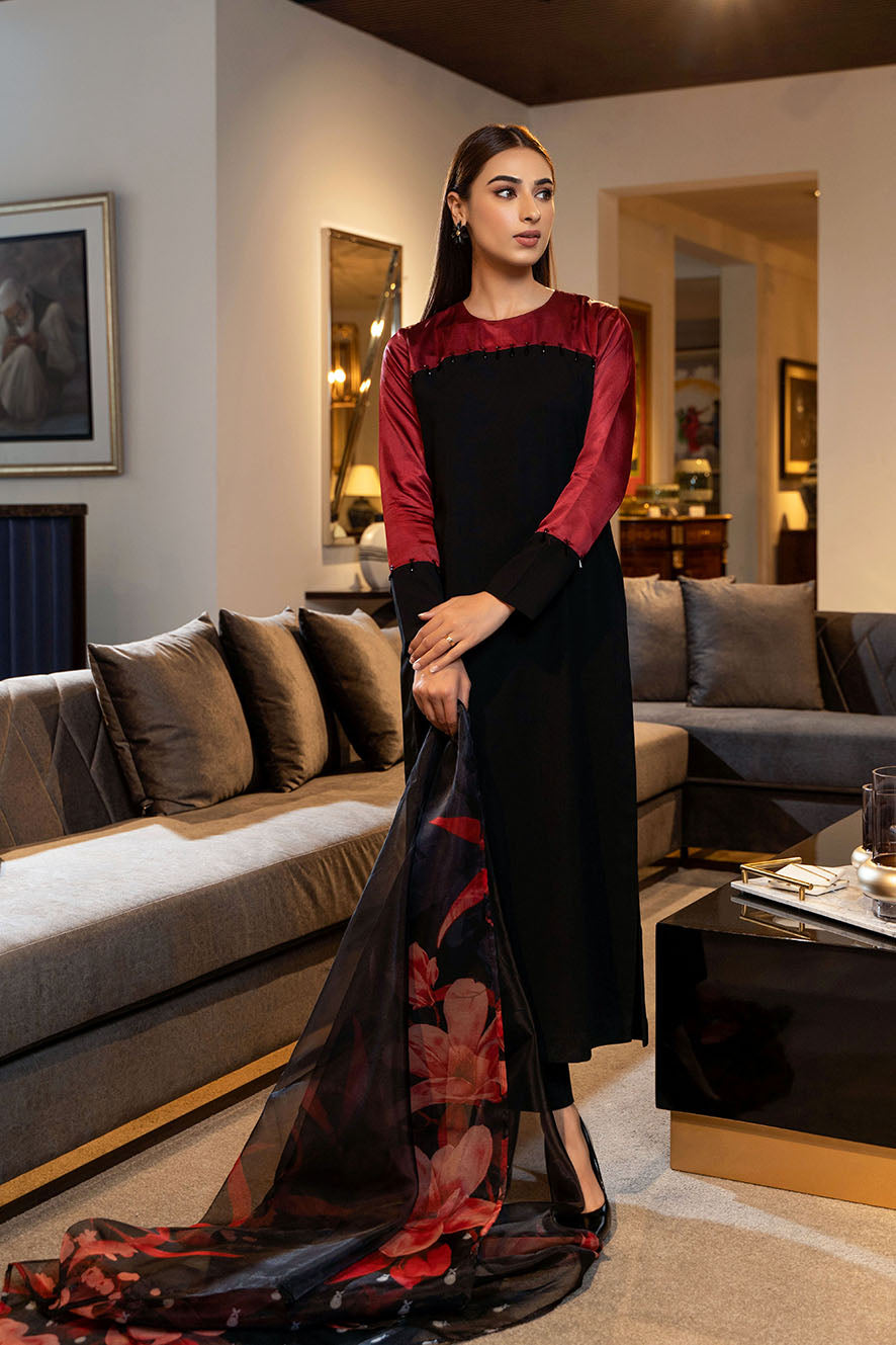 https://cdn.shopify.com/s/files/1/0611/8585/1568/products/W.SS22.171.T-3.jpg?v=1736338328