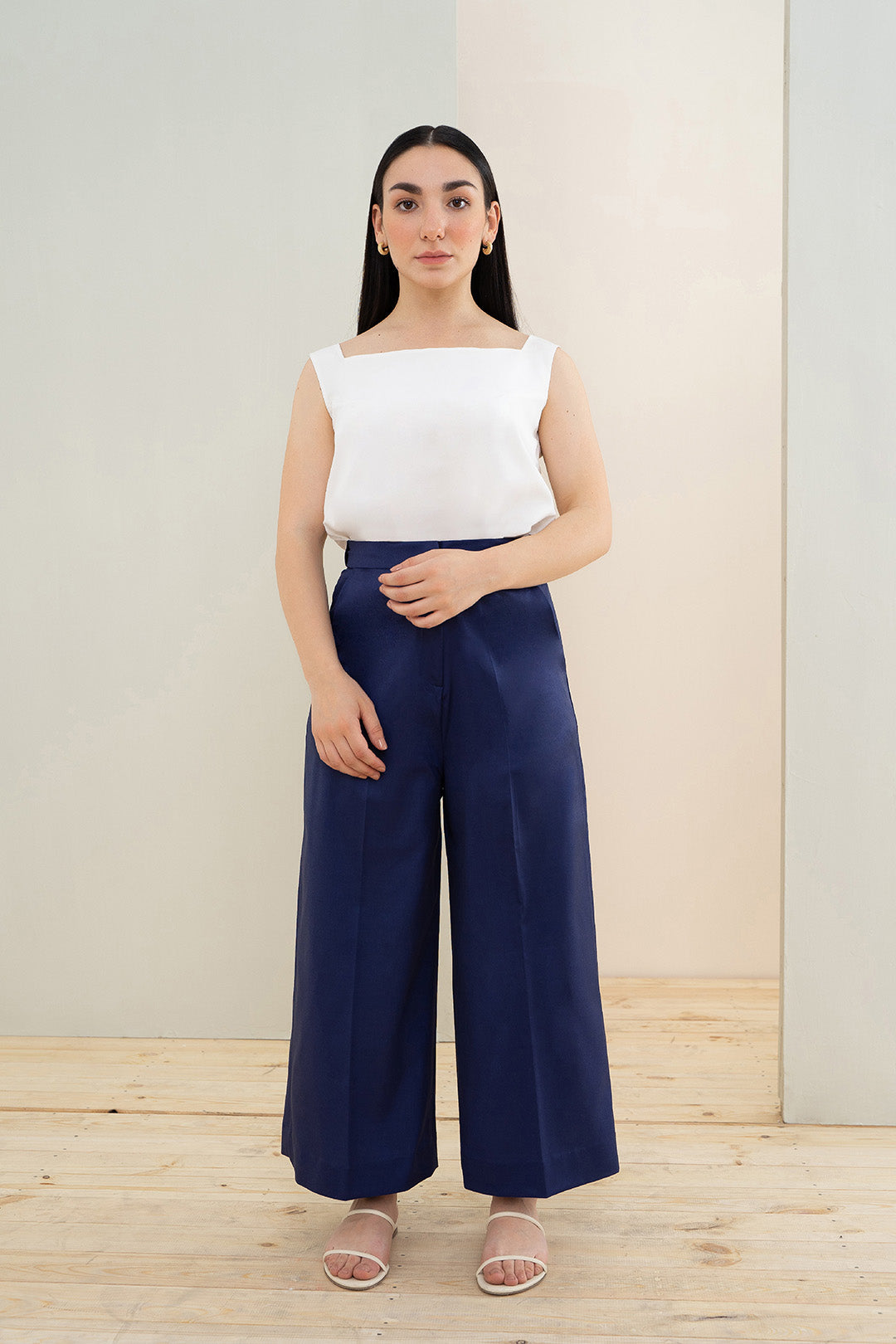 https://cdn.shopify.com/s/files/1/0611/8585/1568/products/W.SS22.374.P-4.jpg?v=1736337578