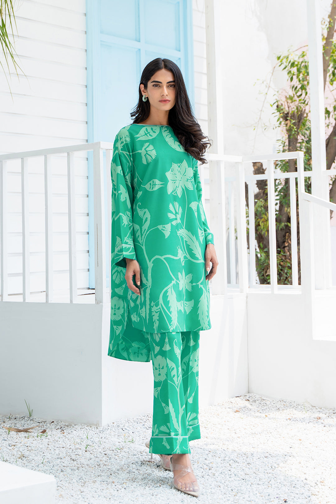 https://cdn.shopify.com/s/files/1/0611/8585/1568/products/W.SS22.489.T-1.jpg?v=1736337632