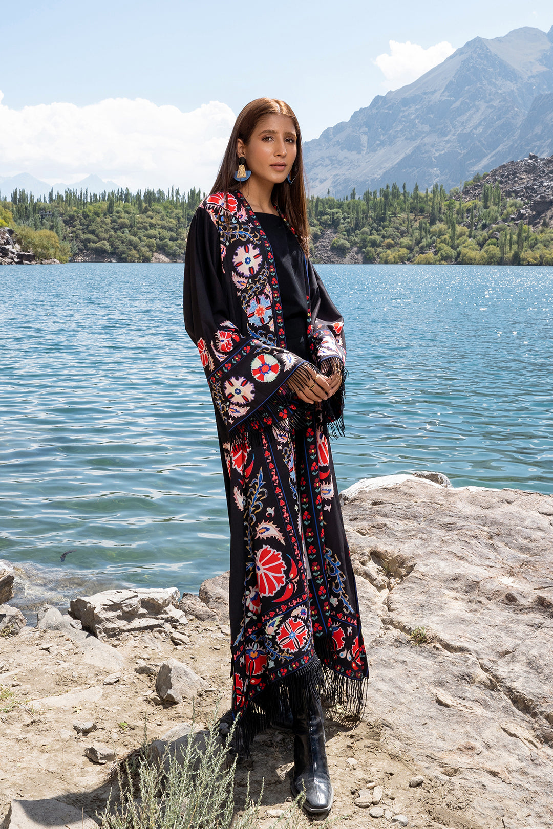 https://cdn.shopify.com/s/files/1/0611/8585/1568/products/W.SS22.602.T-3.jpg?v=1736337449