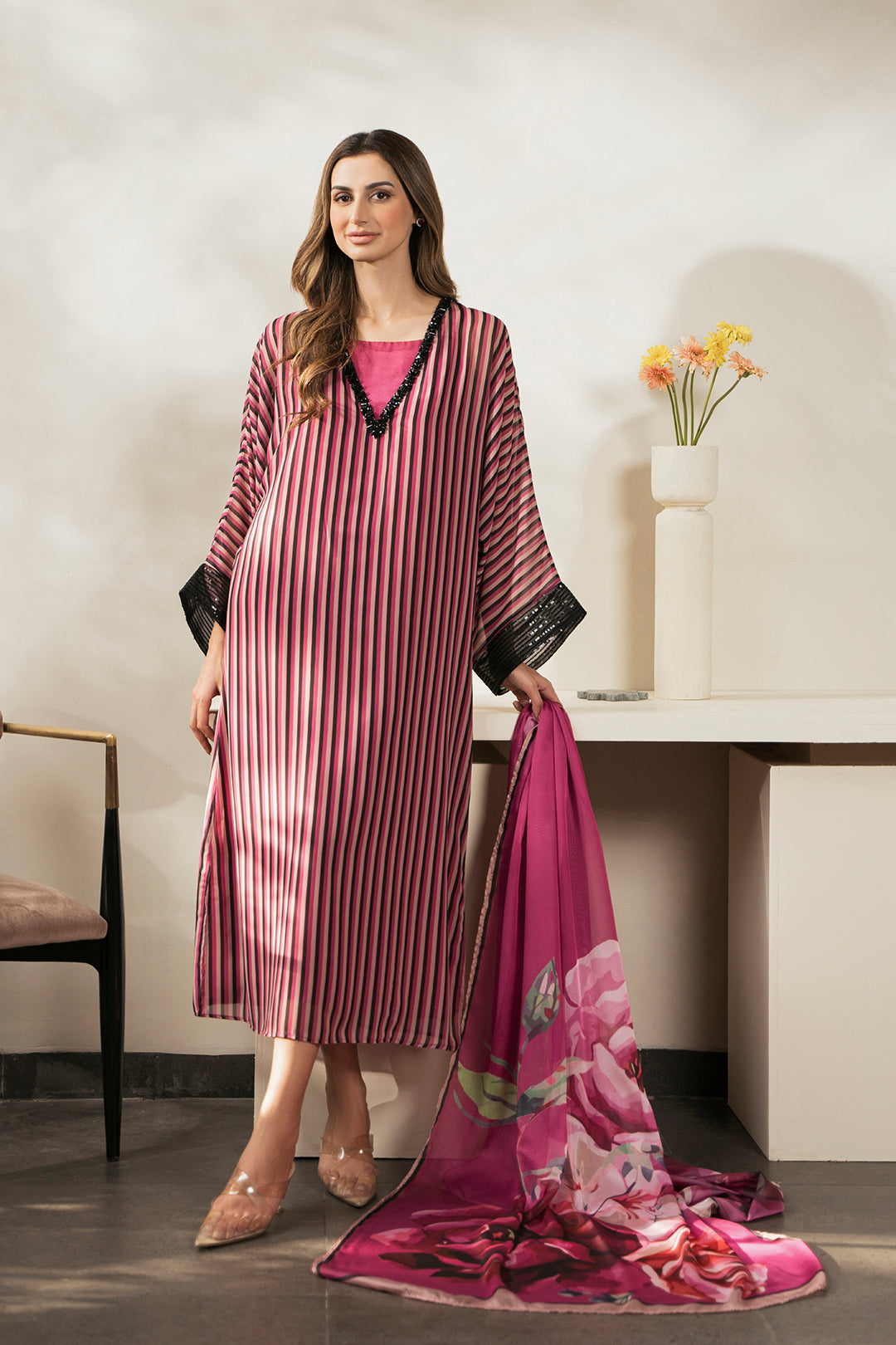 https://cdn.shopify.com/s/files/1/0611/8585/1568/files/W.SS23.276.T-3.jpg?v=1736336360