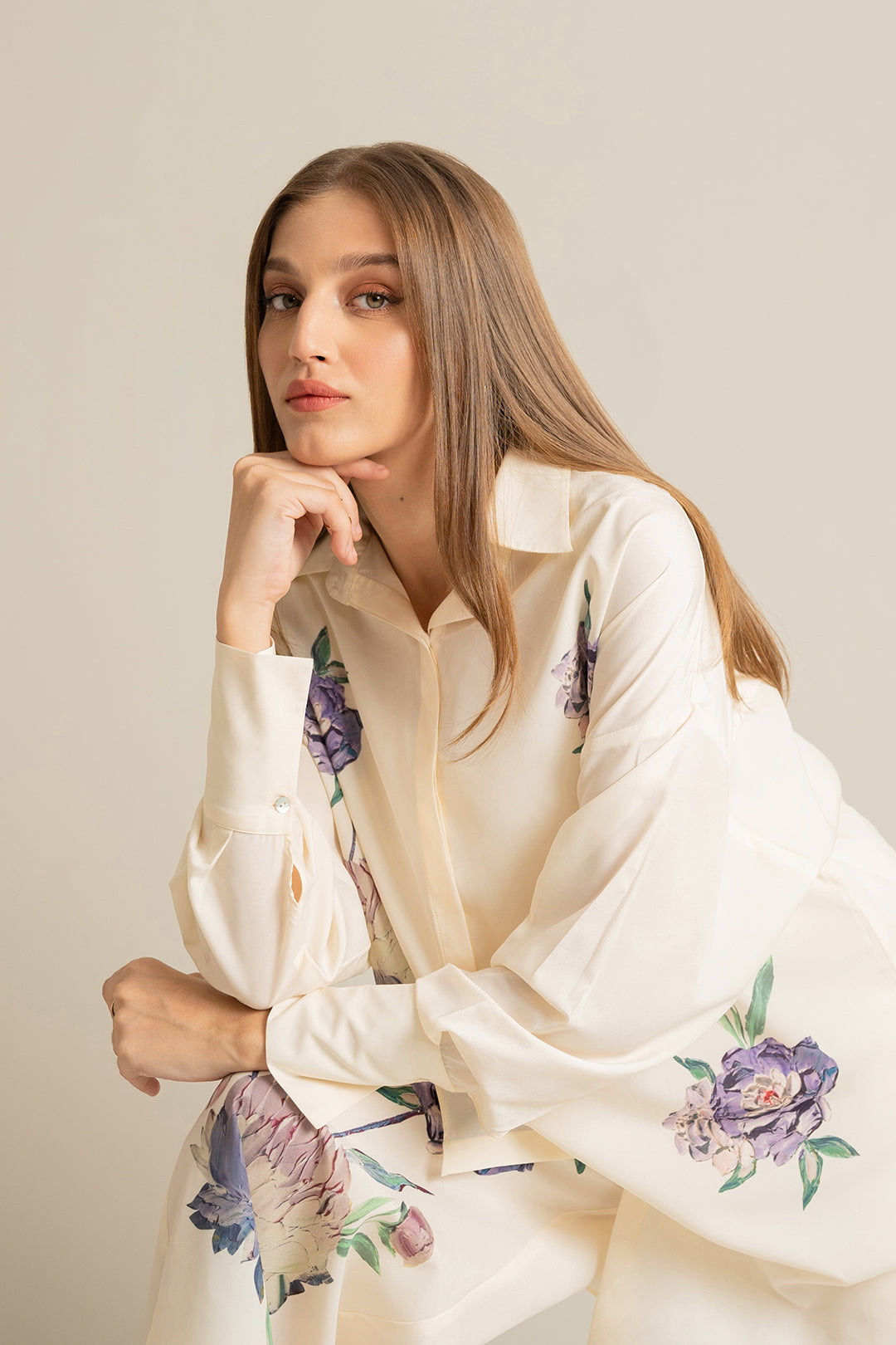 https://cdn.shopify.com/s/files/1/0611/8585/1568/files/W.SS23.389.T-2.jpg?v=1736336074