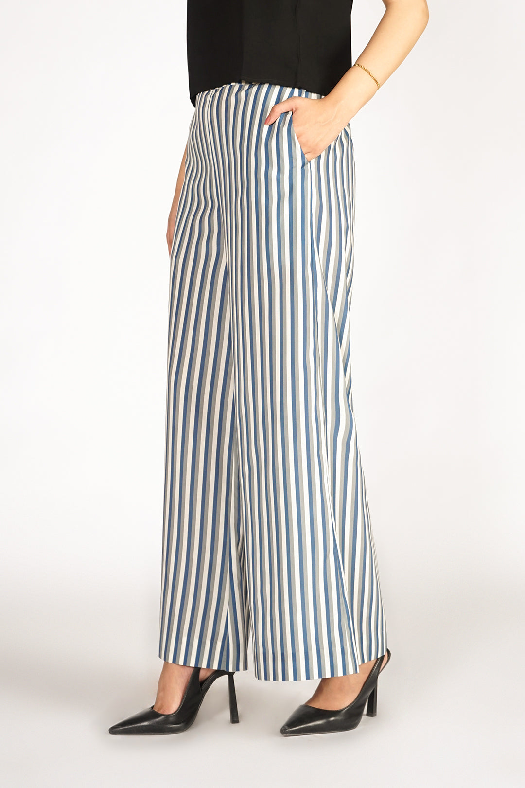 https://cdn.shopify.com/s/files/1/0611/8585/1568/files/W.SS23.402.P-1.jpg?v=1736336173