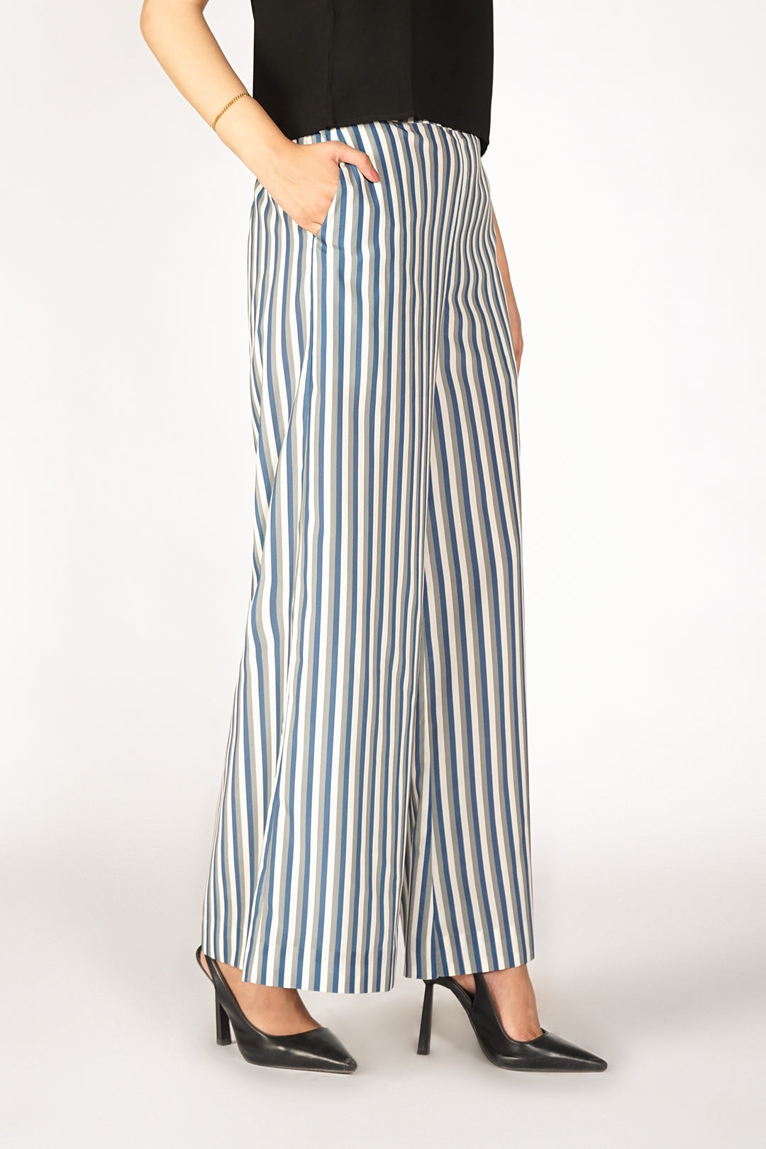 https://cdn.shopify.com/s/files/1/0611/8585/1568/files/W.SS23.402.P-2.jpg?v=1736336173