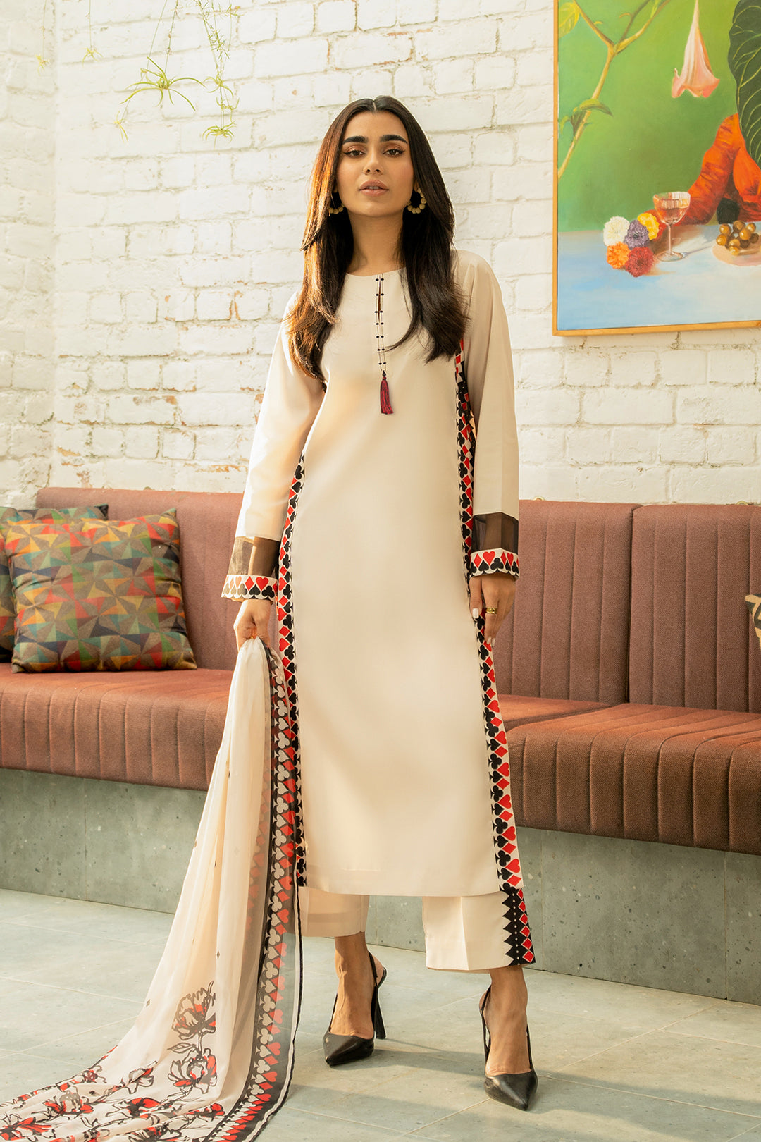 https://cdn.shopify.com/s/files/1/0611/8585/1568/files/W.SS23.404.T-1.jpg?v=1736336097