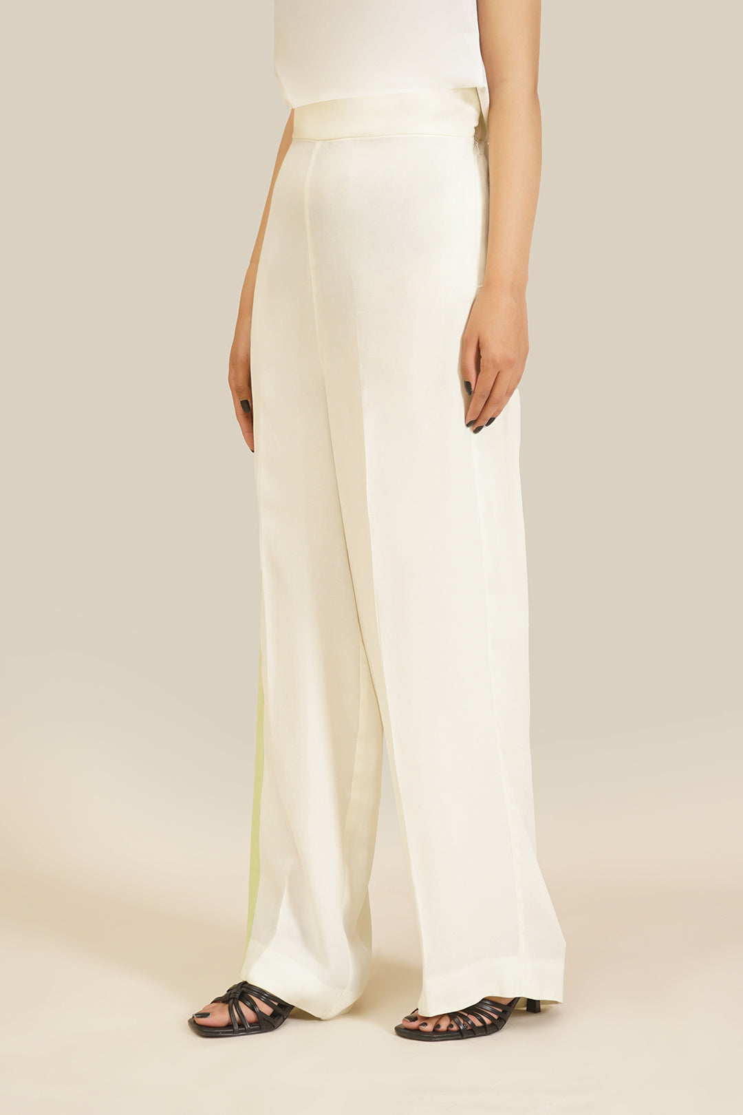 https://cdn.shopify.com/s/files/1/0611/8585/1568/files/W.SS23.437.P-1.jpg?v=1736335852
