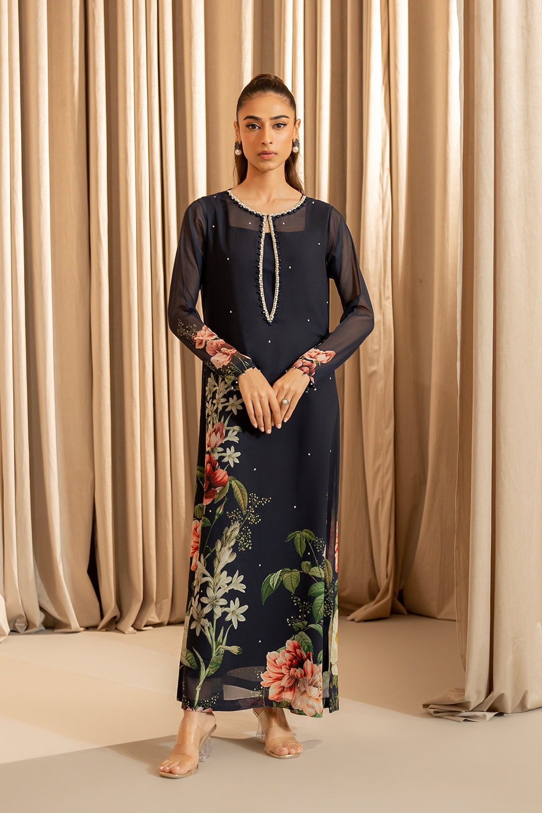 https://cdn.shopify.com/s/files/1/0611/8585/1568/files/W.SS23.451.T-1.jpg?v=1736336017