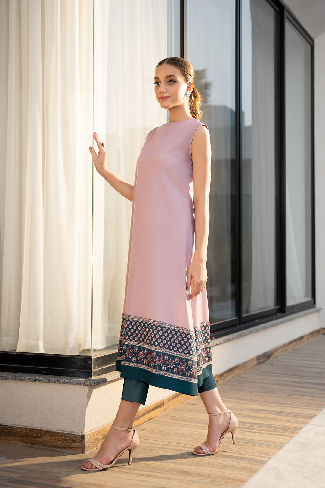 Wasal Dress (Sleeveless)