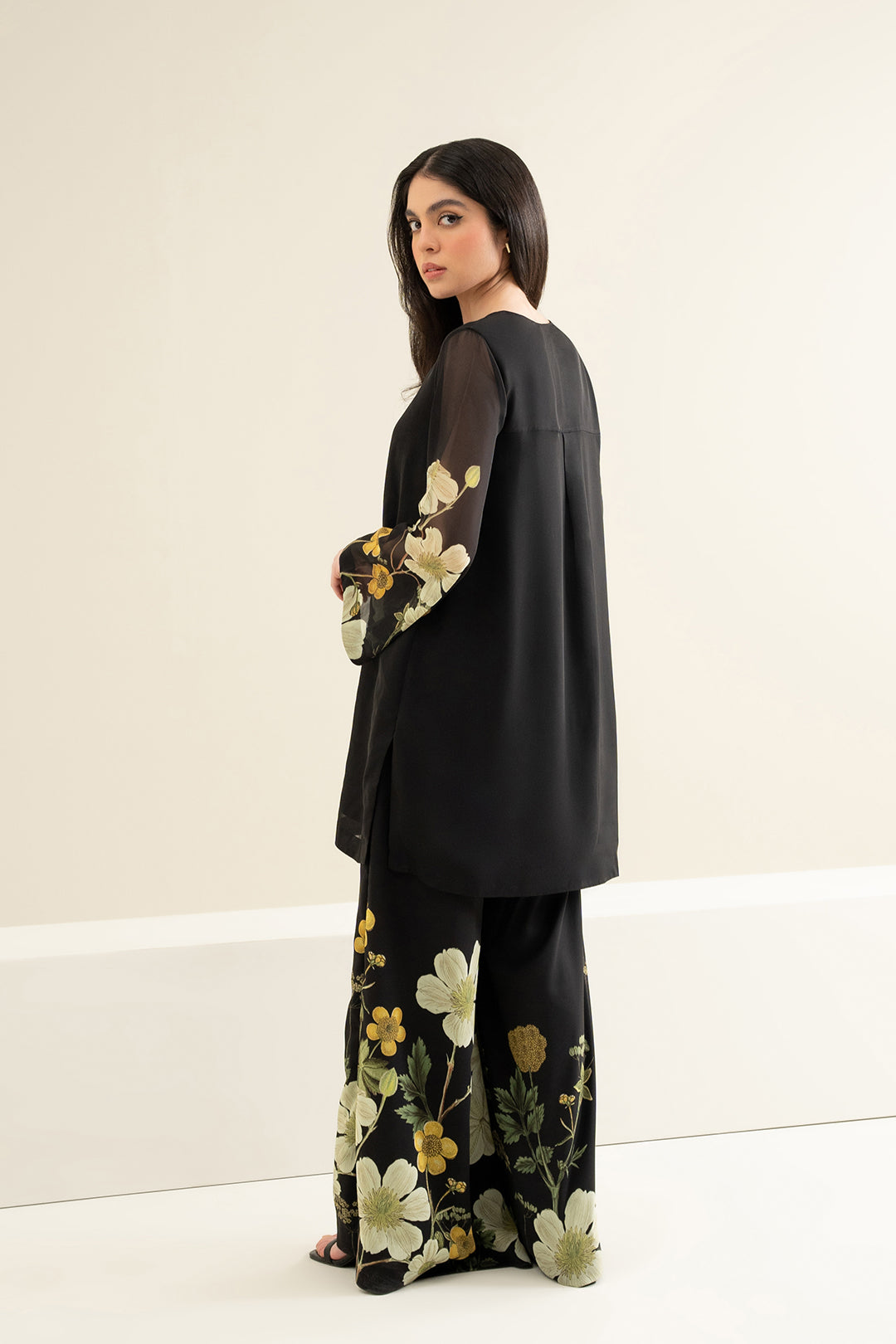 Sarbaz Top