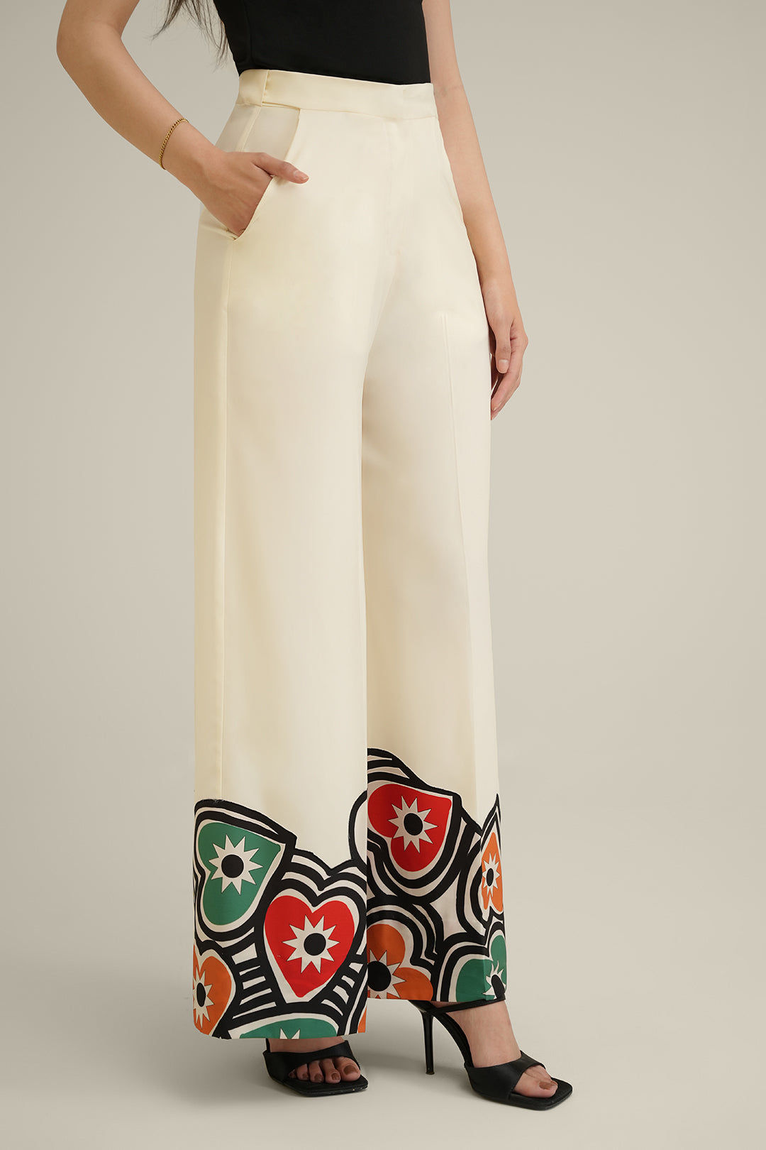 https://cdn.shopify.com/s/files/1/0611/8585/1568/files/W.SS24.323.P-2.jpg?v=1736335180