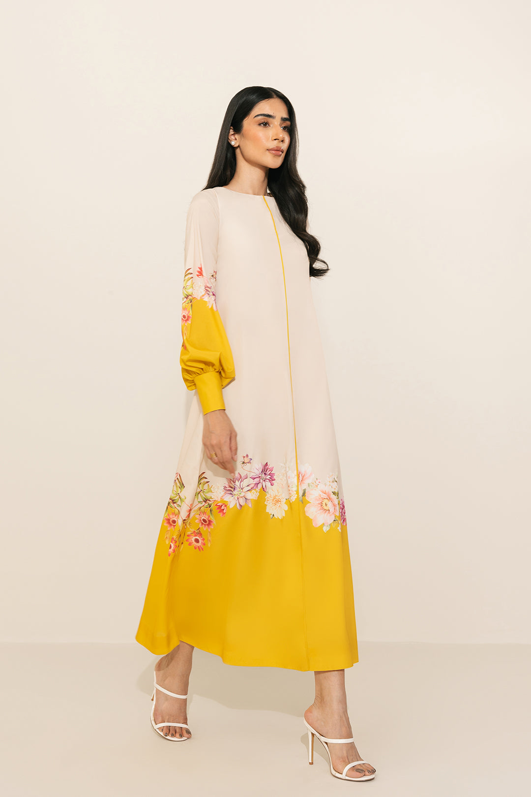 https://cdn.shopify.com/s/files/1/0611/8585/1568/files/W.SS24.359.T-3.jpg?v=1736335140