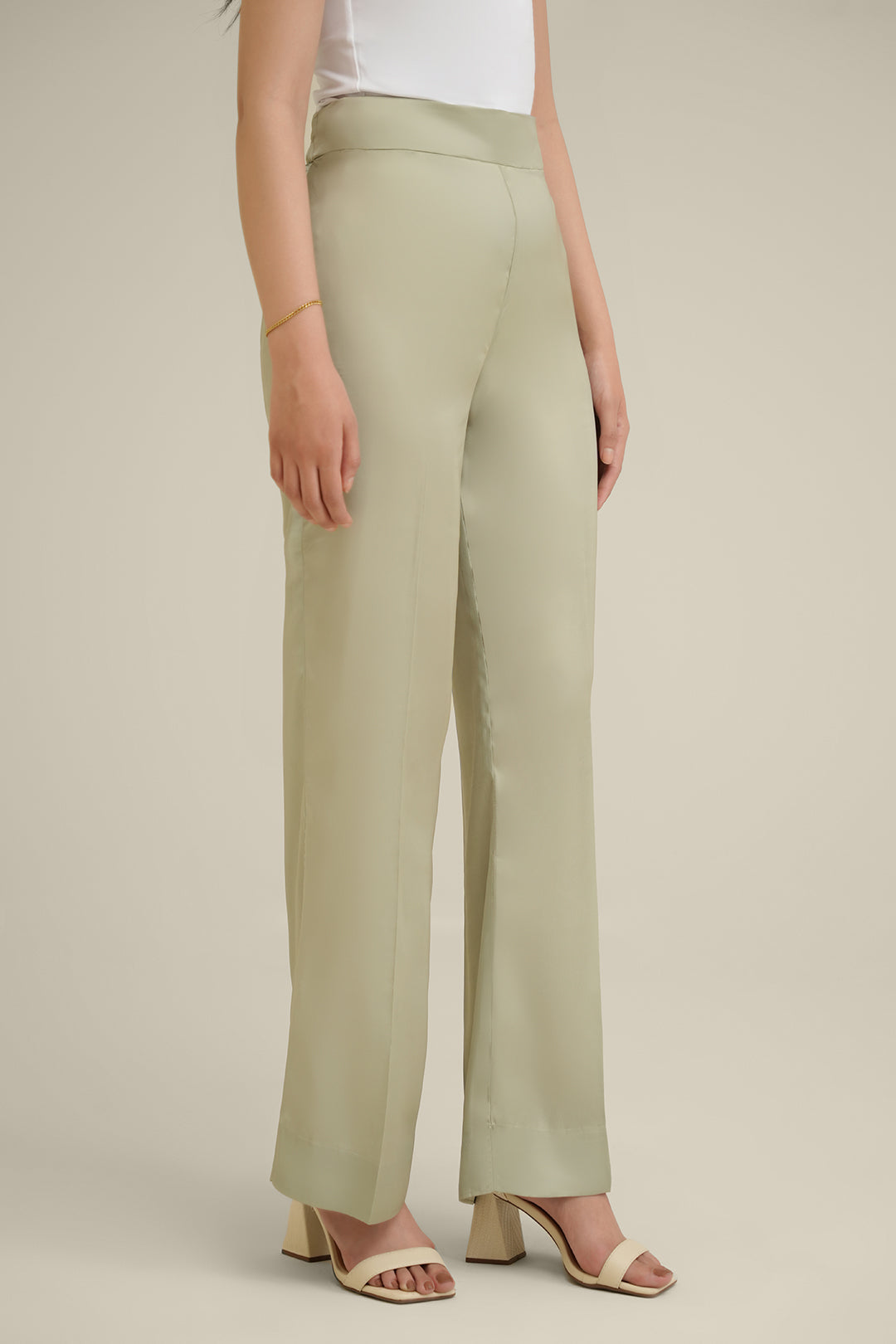 https://cdn.shopify.com/s/files/1/0611/8585/1568/files/W.SS24.406.P-2.jpg?v=1736335127