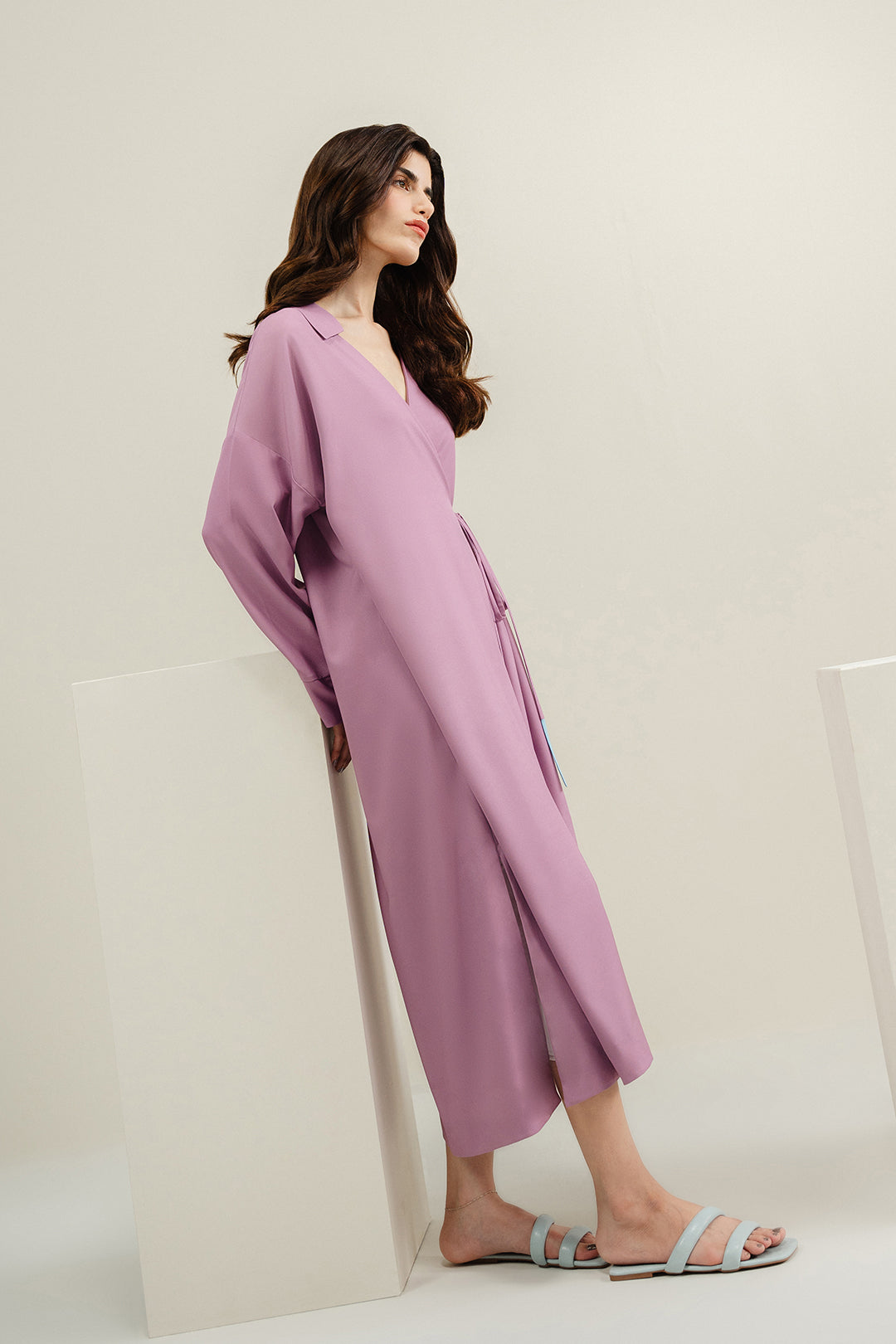 https://cdn.shopify.com/s/files/1/0611/8585/1568/files/W.SS24.593.T-3.jpg?v=1736334816