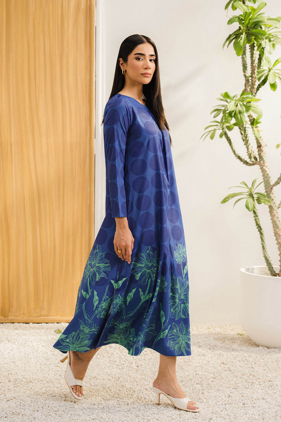 https://cdn.shopify.com/s/files/1/0611/8585/1568/files/W.SS24.848.T-3.jpg?v=1736334483