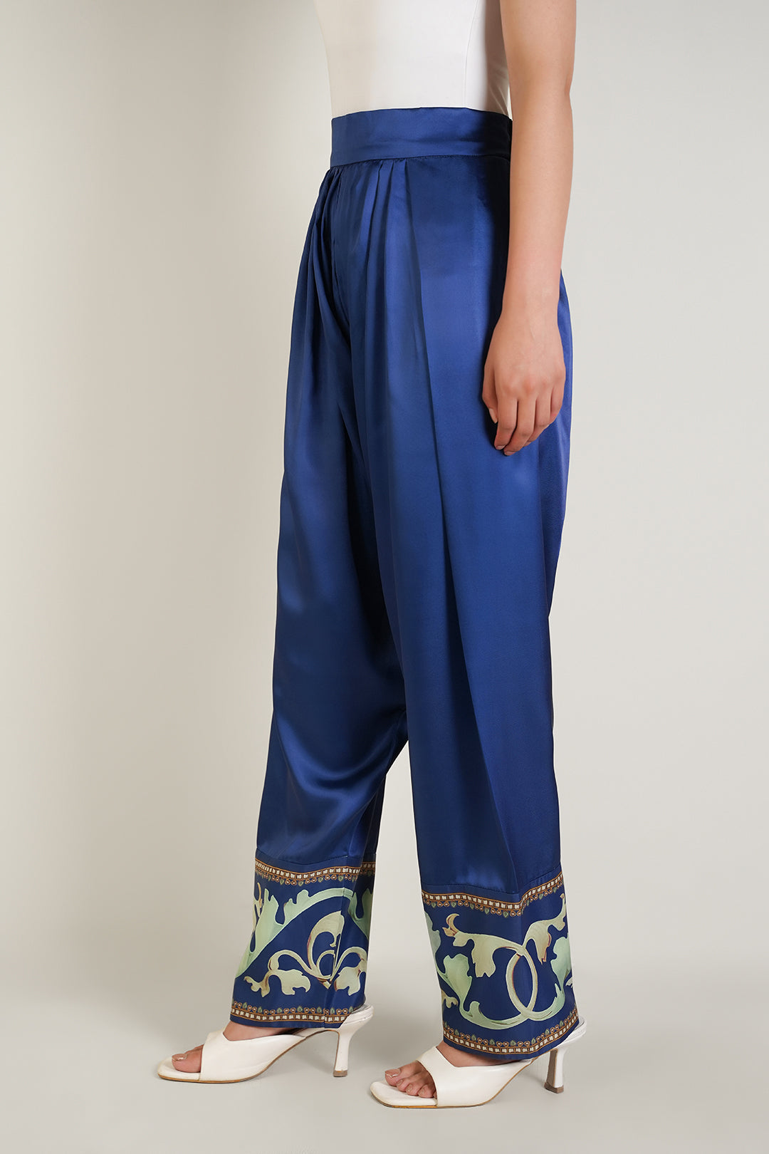 https://cdn.shopify.com/s/files/1/0611/8585/1568/files/W.SS25.052.P-1.jpg?v=1740726535