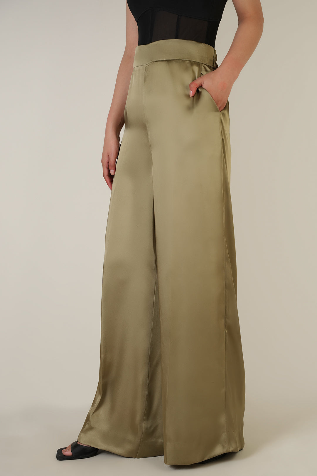https://cdn.shopify.com/s/files/1/0611/8585/1568/files/W.SS25.114.P-2.jpg?v=1742535673