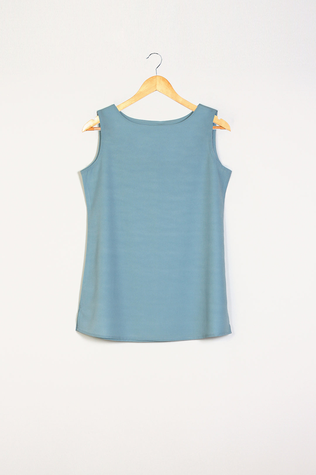 https://cdn.shopify.com/s/files/1/0611/8585/1568/files/W.SS25.256.T-2.jpg?v=1746172718