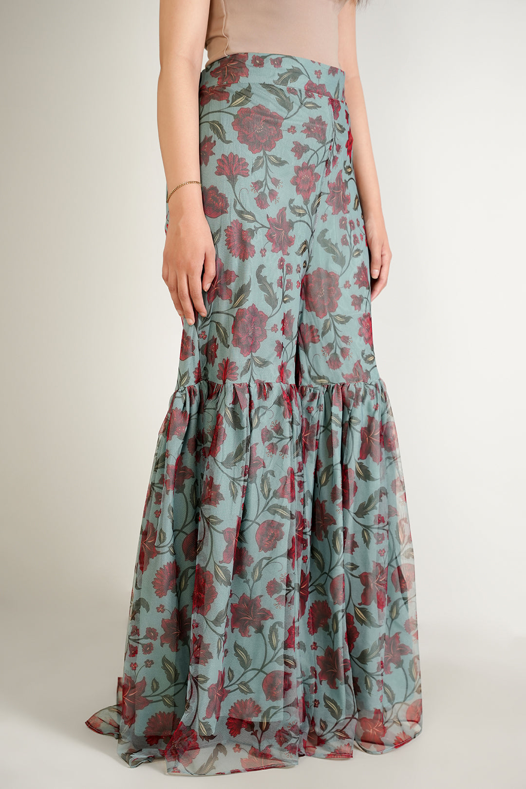 https://cdn.shopify.com/s/files/1/0611/8585/1568/files/W.SS25.263.P-2.jpg?v=1746172869