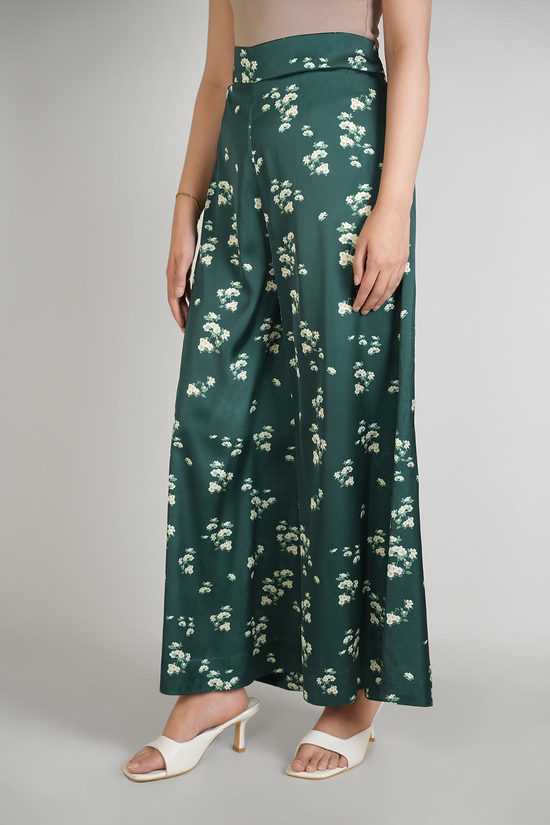 https://cdn.shopify.com/s/files/1/0611/8585/1568/files/W.SS25.299.P-1.jpg?v=1747373060
