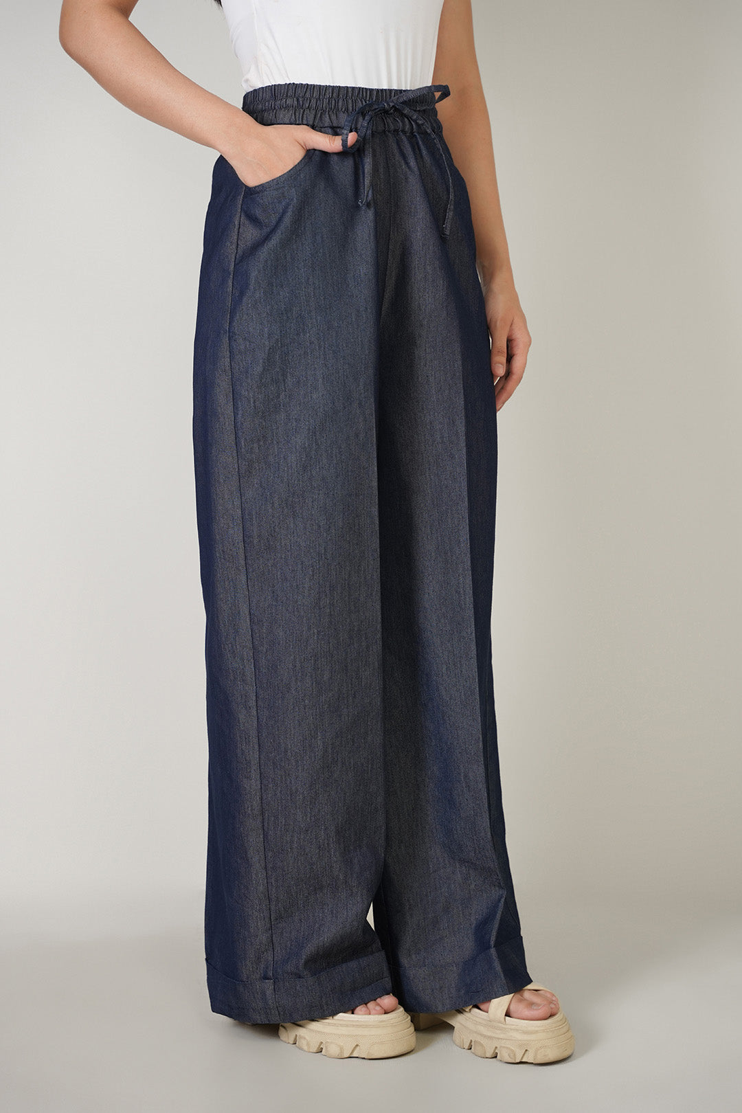 https://cdn.shopify.com/s/files/1/0611/8585/1568/files/W.SS25.400.P-1.jpg?v=1744962648