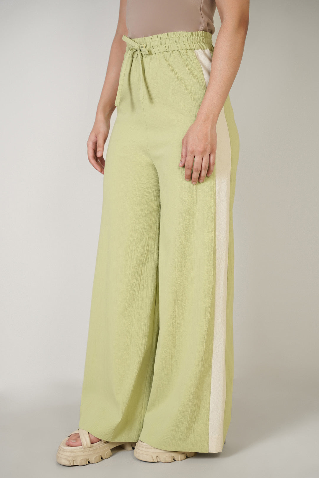 https://cdn.shopify.com/s/files/1/0611/8585/1568/files/W.SS25.401.P-1.jpg?v=1744962659
