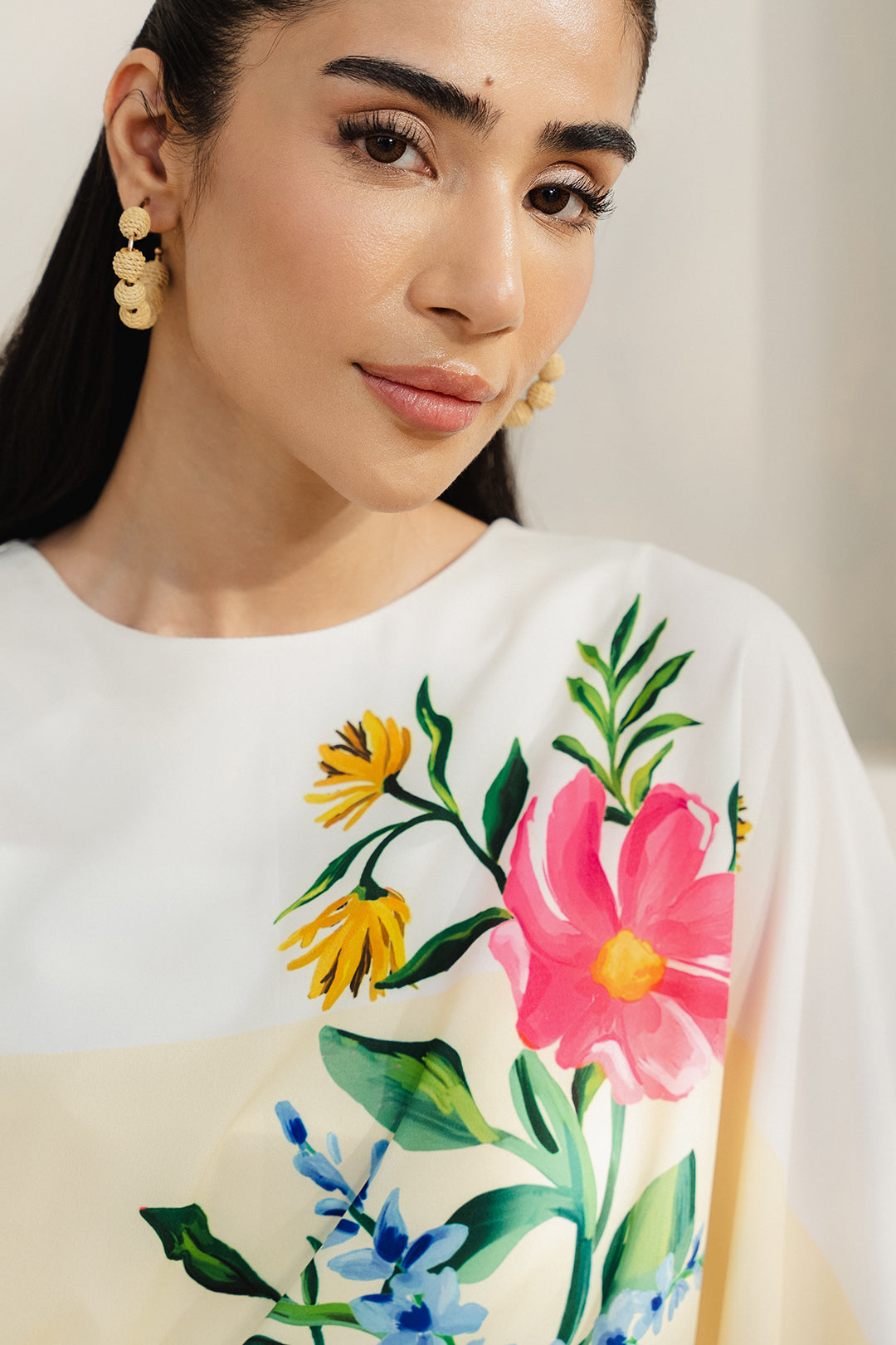 https://cdn.shopify.com/s/files/1/0611/8585/1568/files/W.SS25.411.T-2.jpg?v=1744351978
