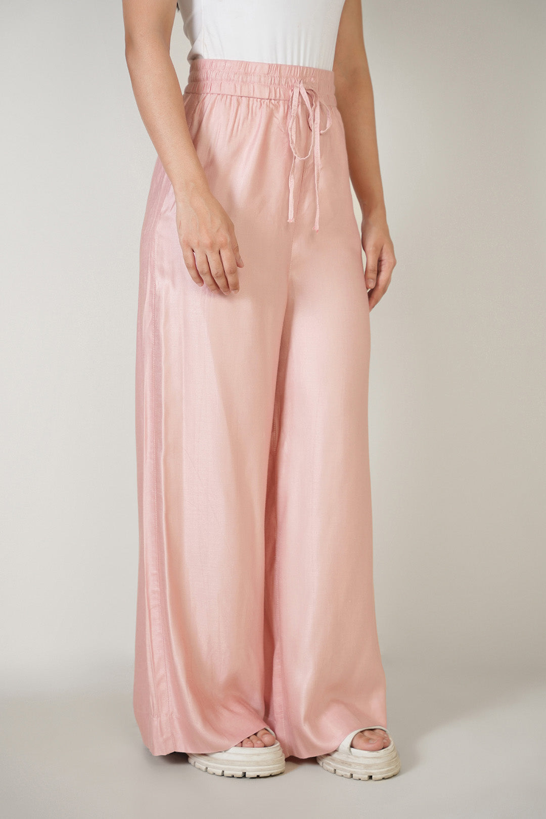 https://cdn.shopify.com/s/files/1/0611/8585/1568/files/W.SS25.430.P-2.jpg?v=1744962729