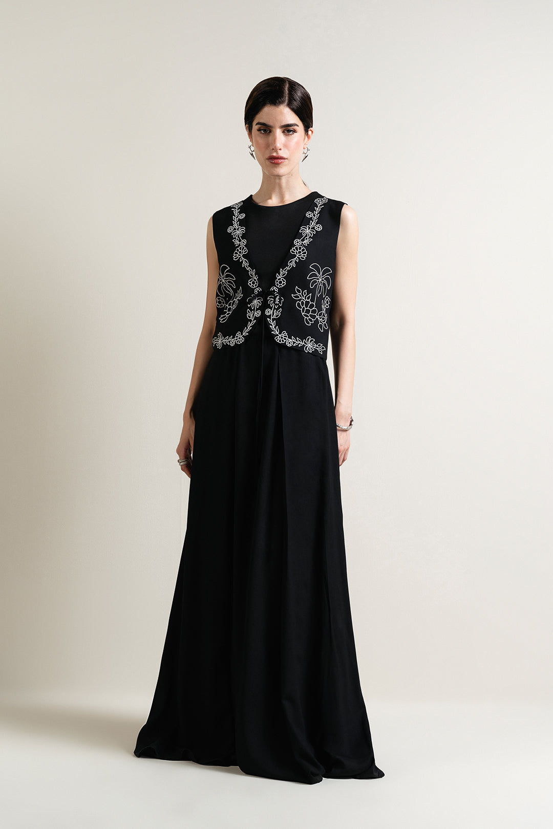 https://cdn.shopify.com/s/files/1/0611/8585/1568/files/W.SS25.518.T-1.jpg?v=1750939312