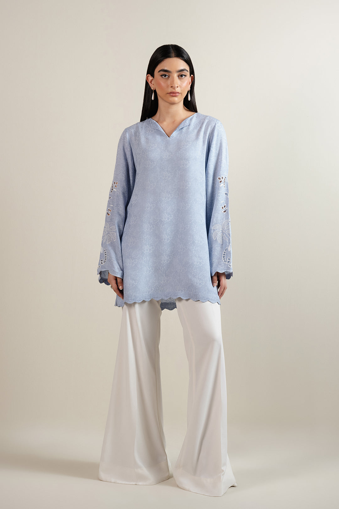 https://cdn.shopify.com/s/files/1/0611/8585/1568/files/W.SS25.542.T-1.jpg?v=1751610937