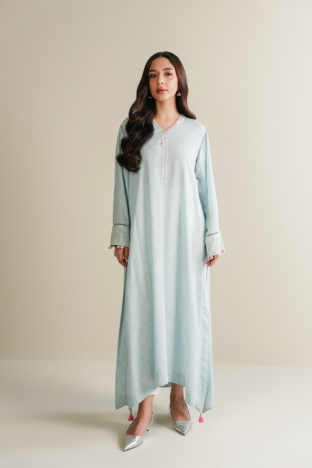 https://cdn.shopify.com/s/files/1/0611/8585/1568/files/W.SS25.655.T-1.jpg?v=1753424351
