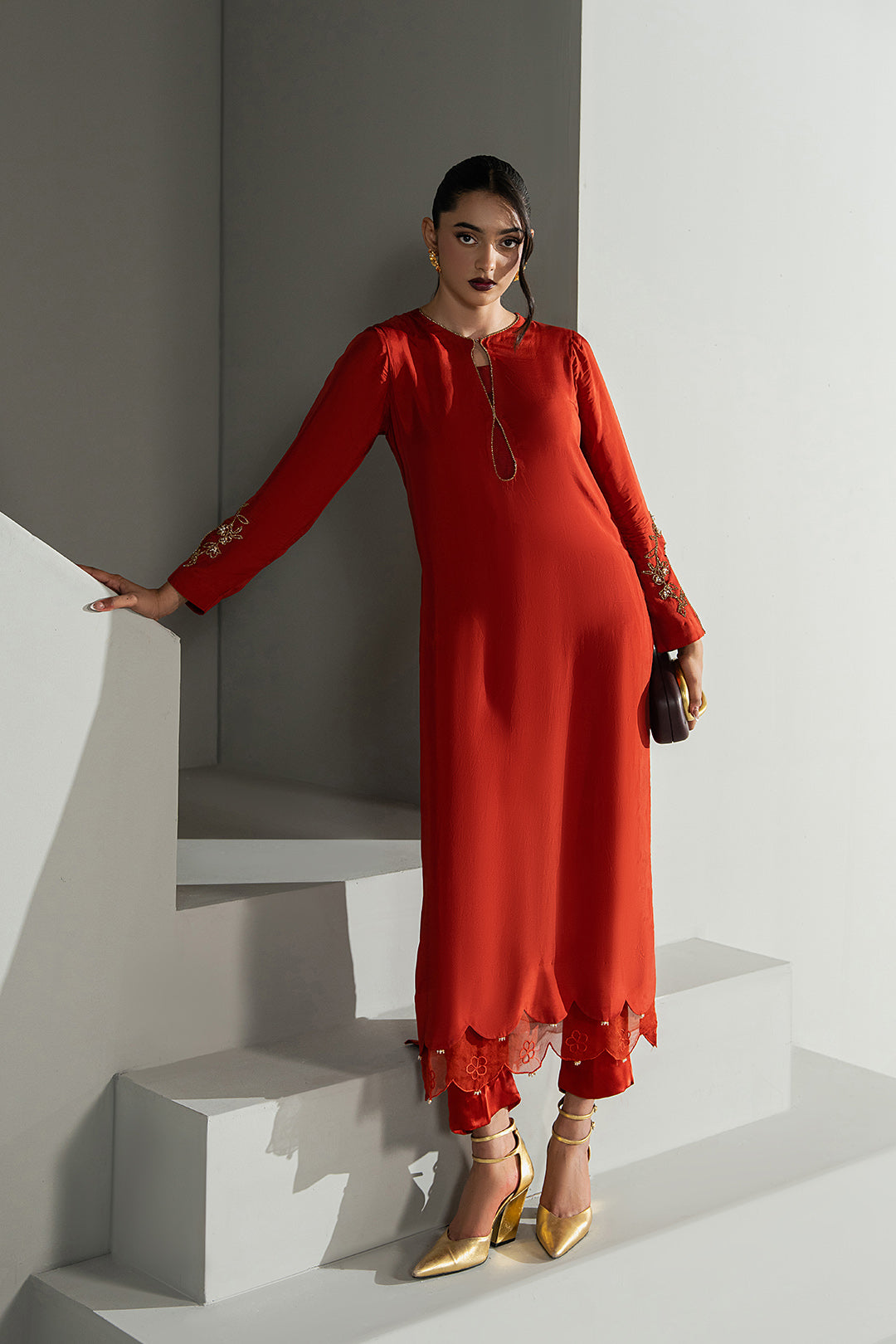 https://cdn.shopify.com/s/files/1/0611/8585/1568/files/W.SS25.700.T-1.jpg?v=1755245019