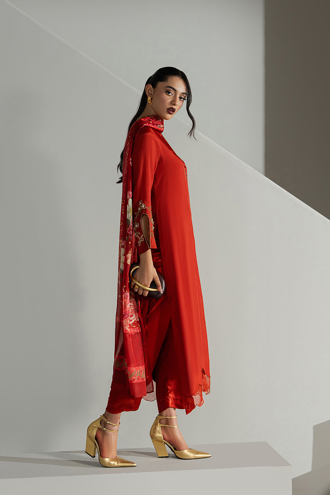 https://cdn.shopify.com/s/files/1/0611/8585/1568/files/W.SS25.700.T-3.jpg?v=1755245019