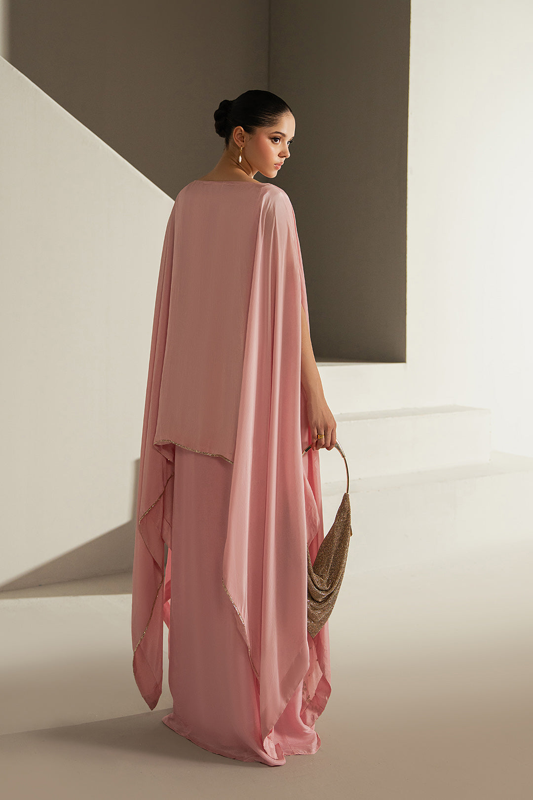 https://cdn.shopify.com/s/files/1/0611/8585/1568/files/W.SS25.702.T-4.jpg?v=1755245042