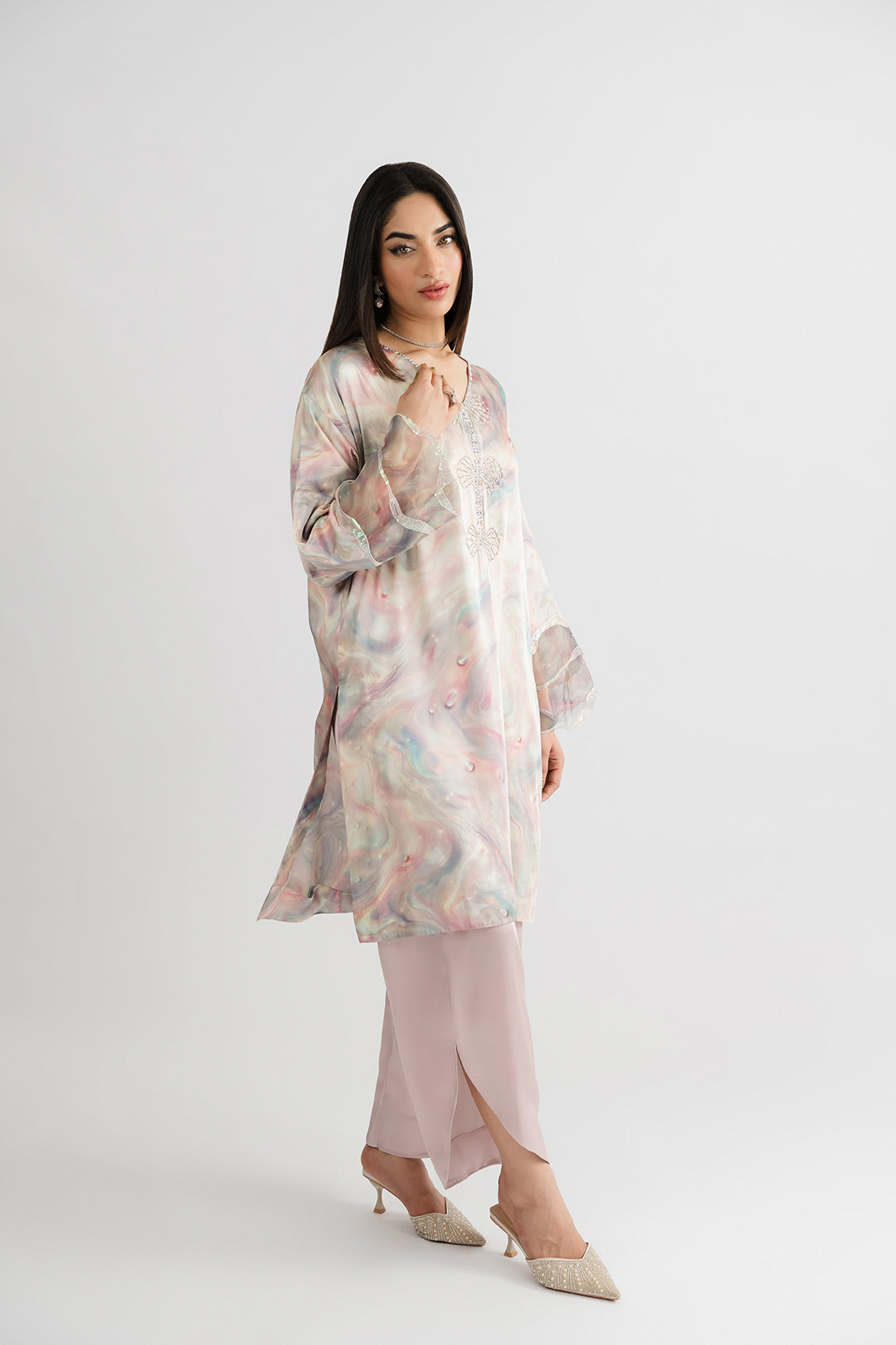 https://cdn.shopify.com/s/files/1/0611/8585/1568/files/W.SS25.847.T-3.jpg?v=1757056630