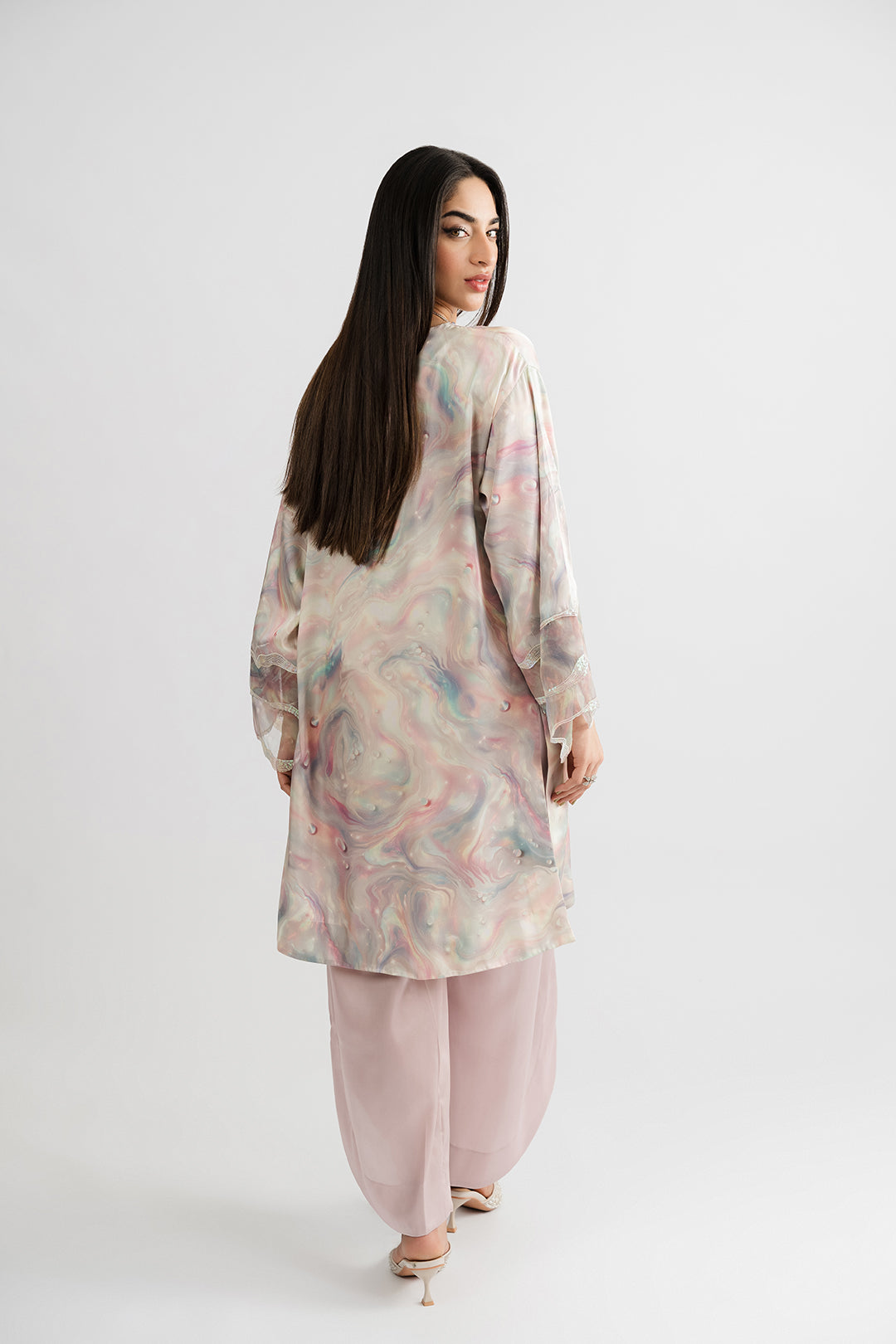 https://cdn.shopify.com/s/files/1/0611/8585/1568/files/W.SS25.847.T-4.jpg?v=1757056630