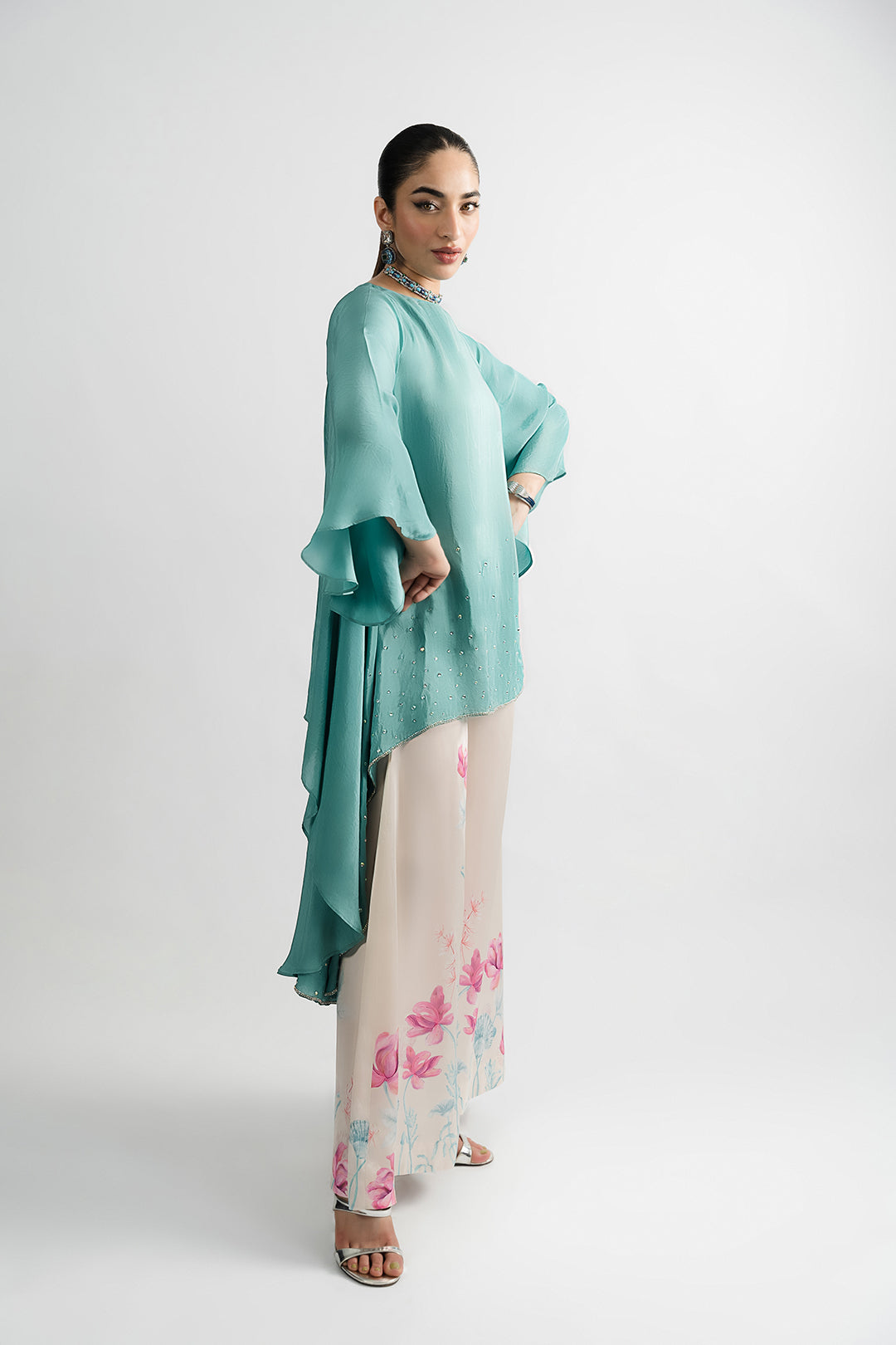 https://cdn.shopify.com/s/files/1/0611/8585/1568/files/W.SS25.849.T-3.jpg?v=1757056654