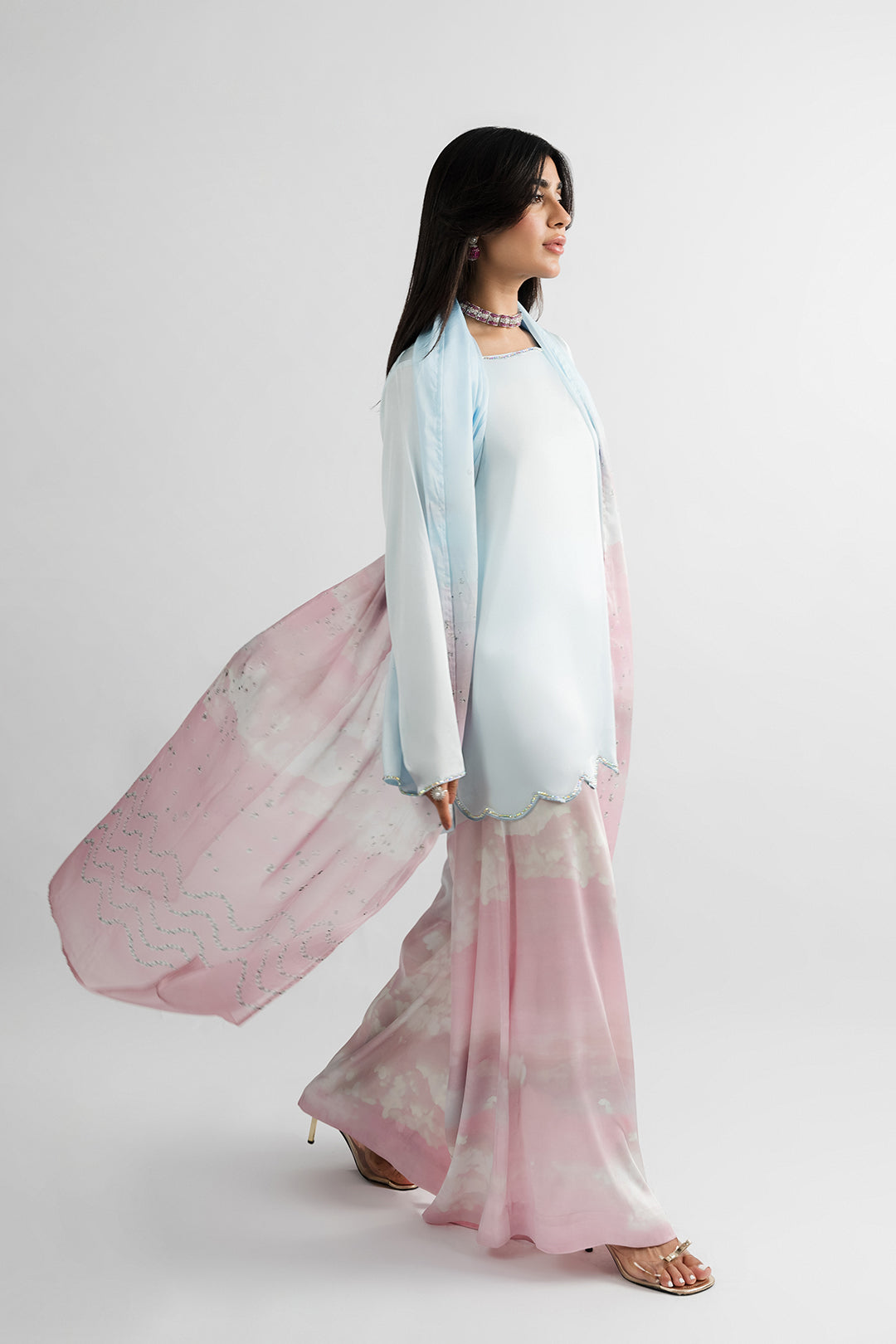 https://cdn.shopify.com/s/files/1/0611/8585/1568/files/W.SS25.917.T-3.jpg?v=1757056882