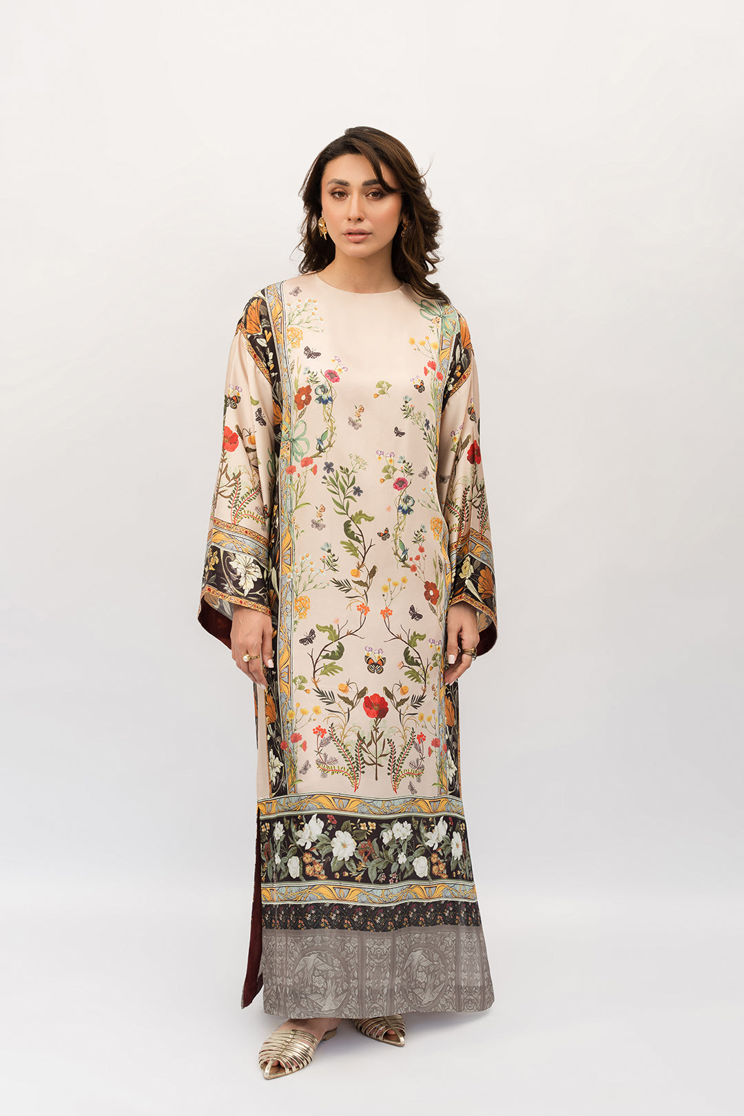 https://cdn.shopify.com/s/files/1/0611/8585/1568/files/W.SS25.931.T-1.jpg?v=1758803059