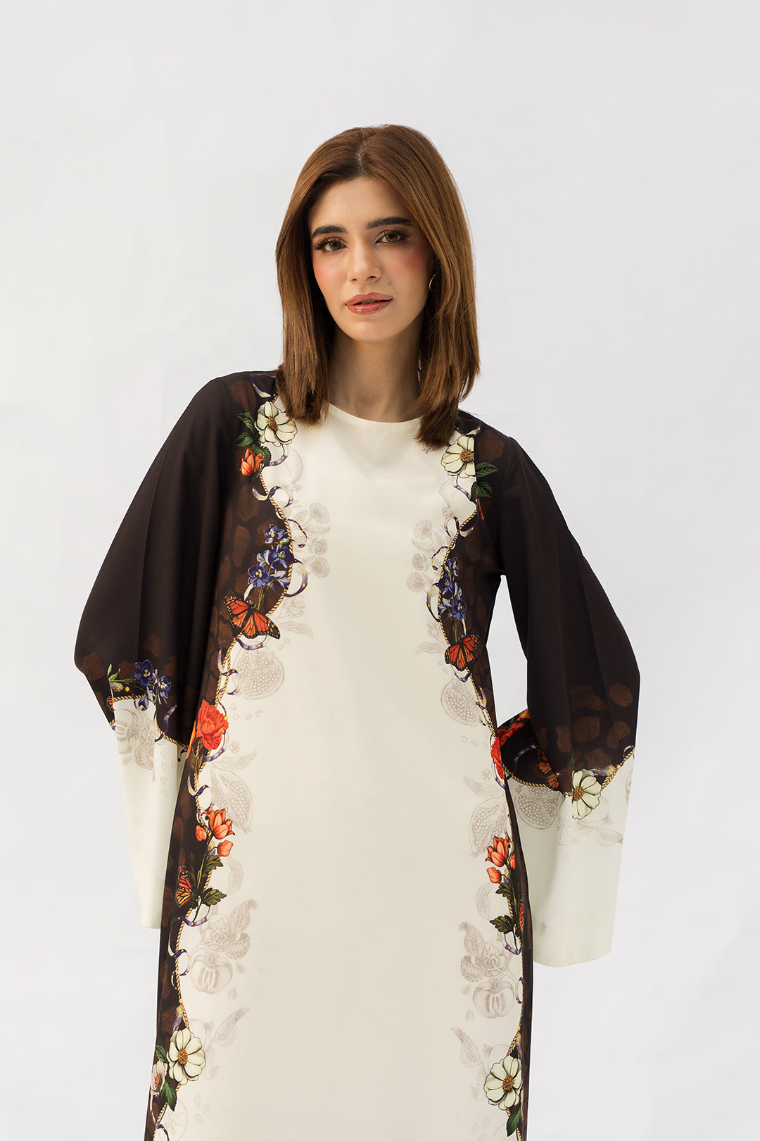 https://cdn.shopify.com/s/files/1/0611/8585/1568/files/W.SS25.932.T-2.jpg?v=1758803126