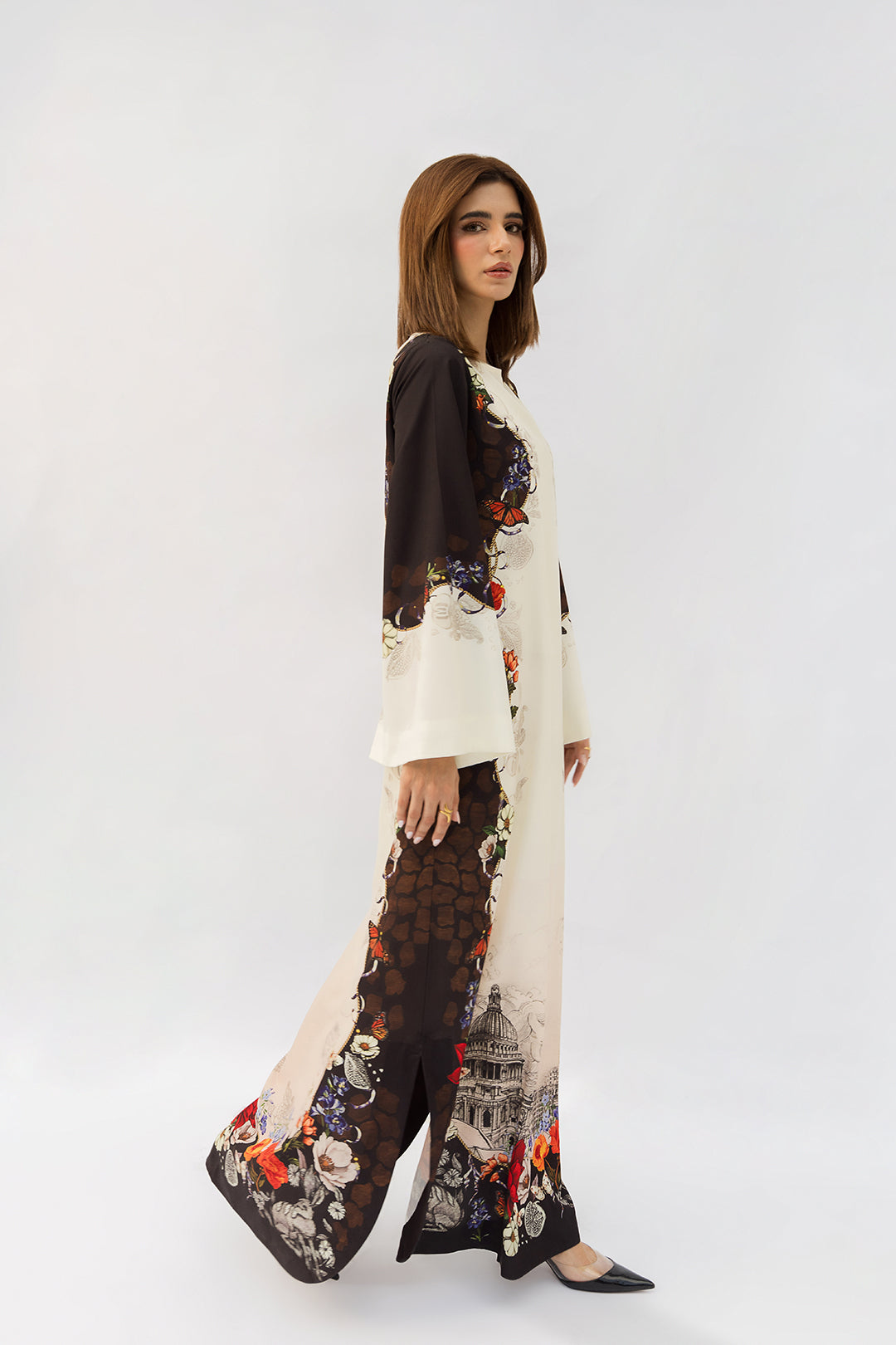 https://cdn.shopify.com/s/files/1/0611/8585/1568/files/W.SS25.932.T-3.jpg?v=1758803076