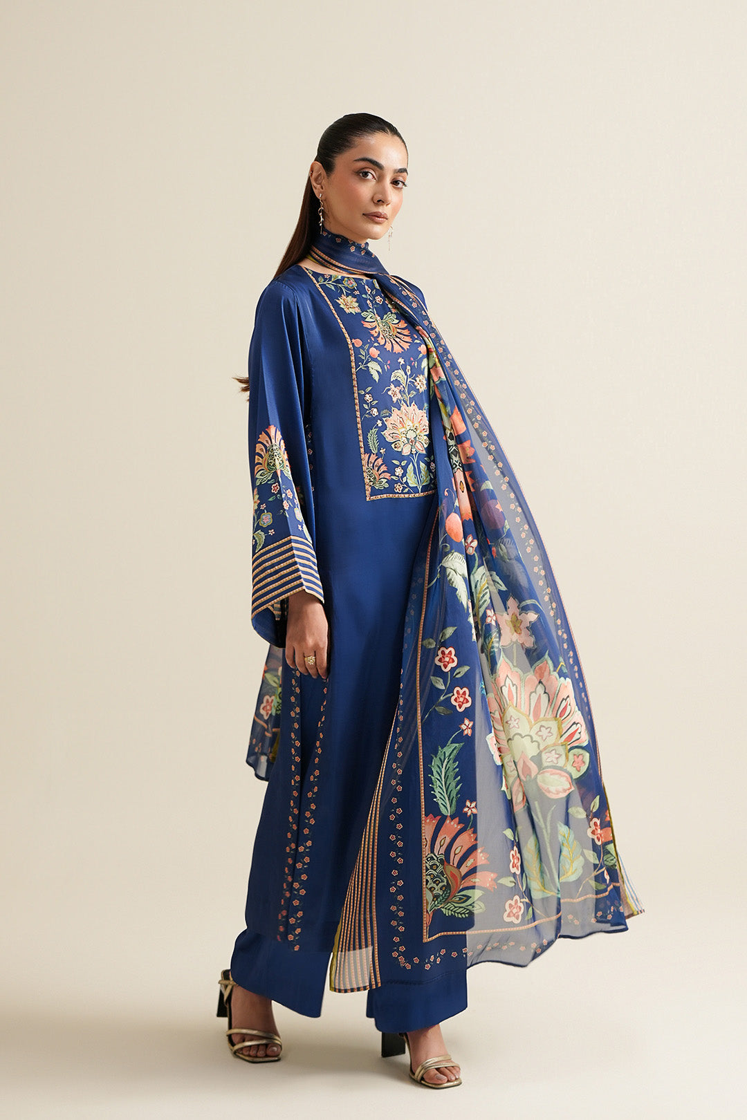 https://cdn.shopify.com/s/files/1/0611/8585/1568/files/W.SS26.056.T-1.jpg?v=1770900938