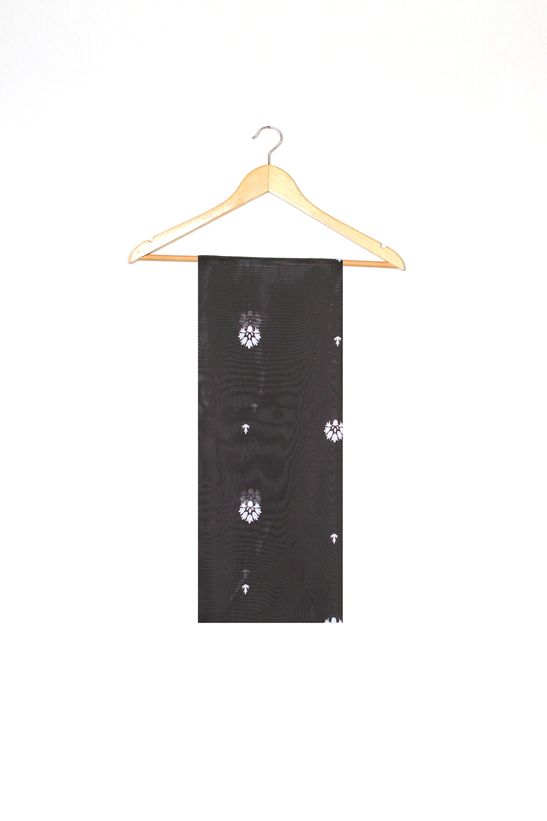 https://cdn.shopify.com/s/files/1/0611/8585/1568/files/W.SS26.063.T-3.jpg?v=1770901041