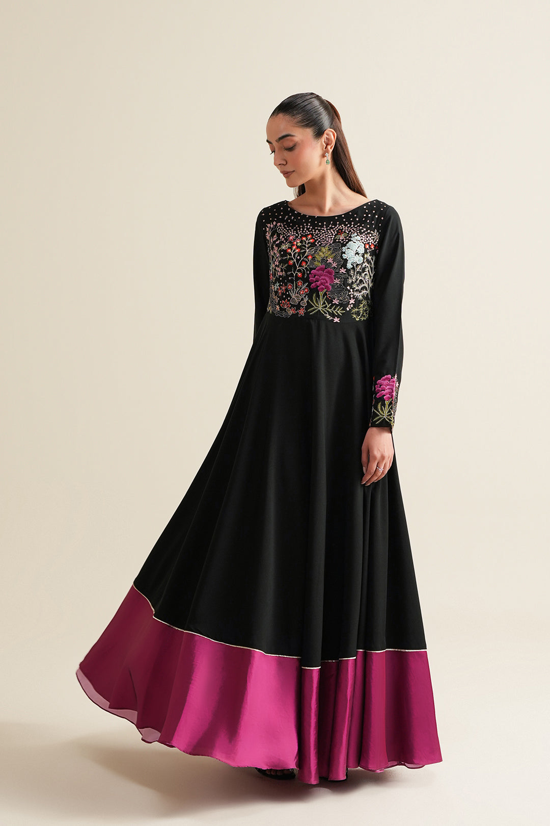 https://cdn.shopify.com/s/files/1/0611/8585/1568/files/W.SS26.070.T-6_914331f1-63de-44bf-89cc-812175a3dcfd.jpg?v=1772105935